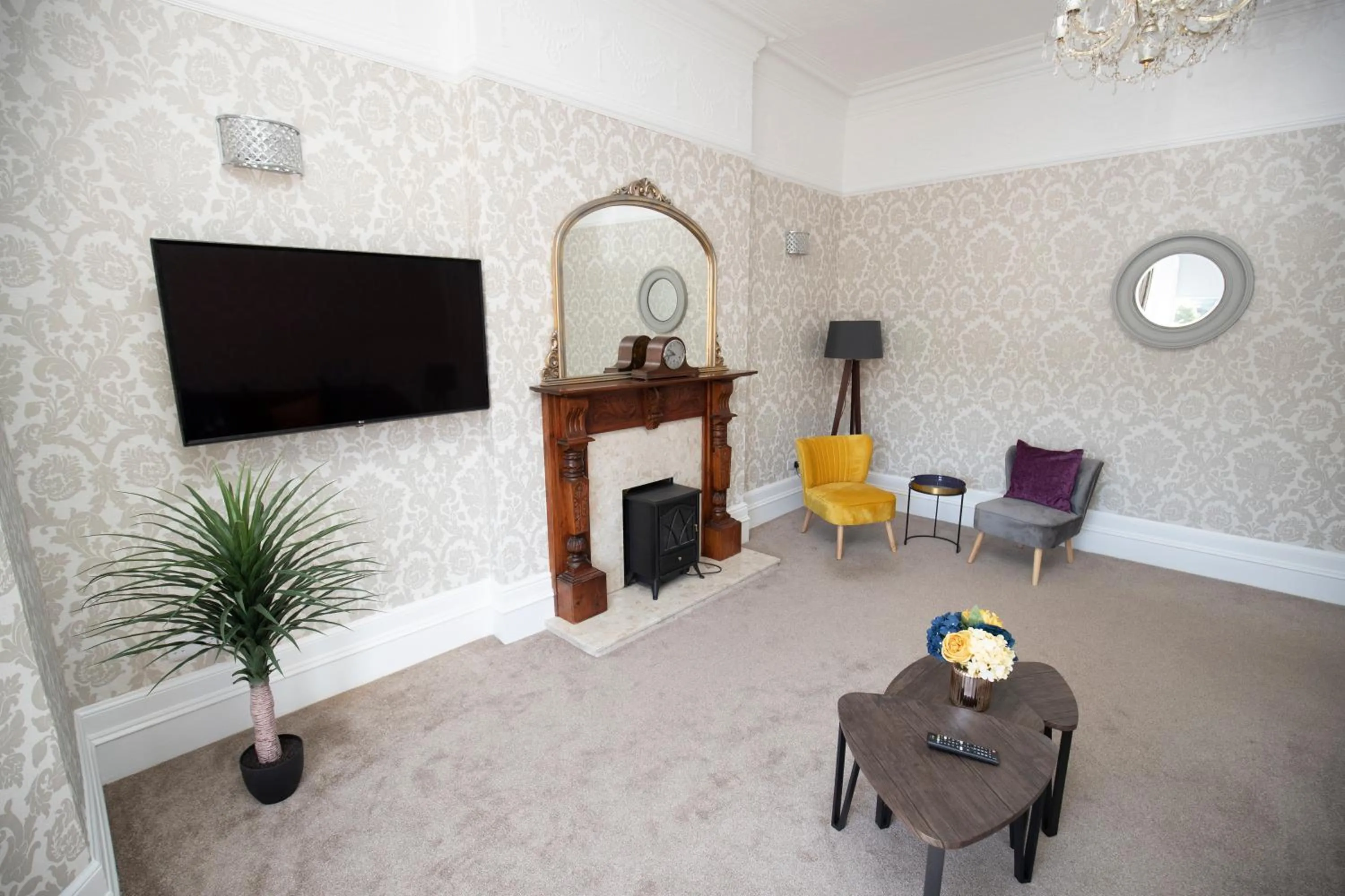 Communal lounge/ TV room in Lynwood House
