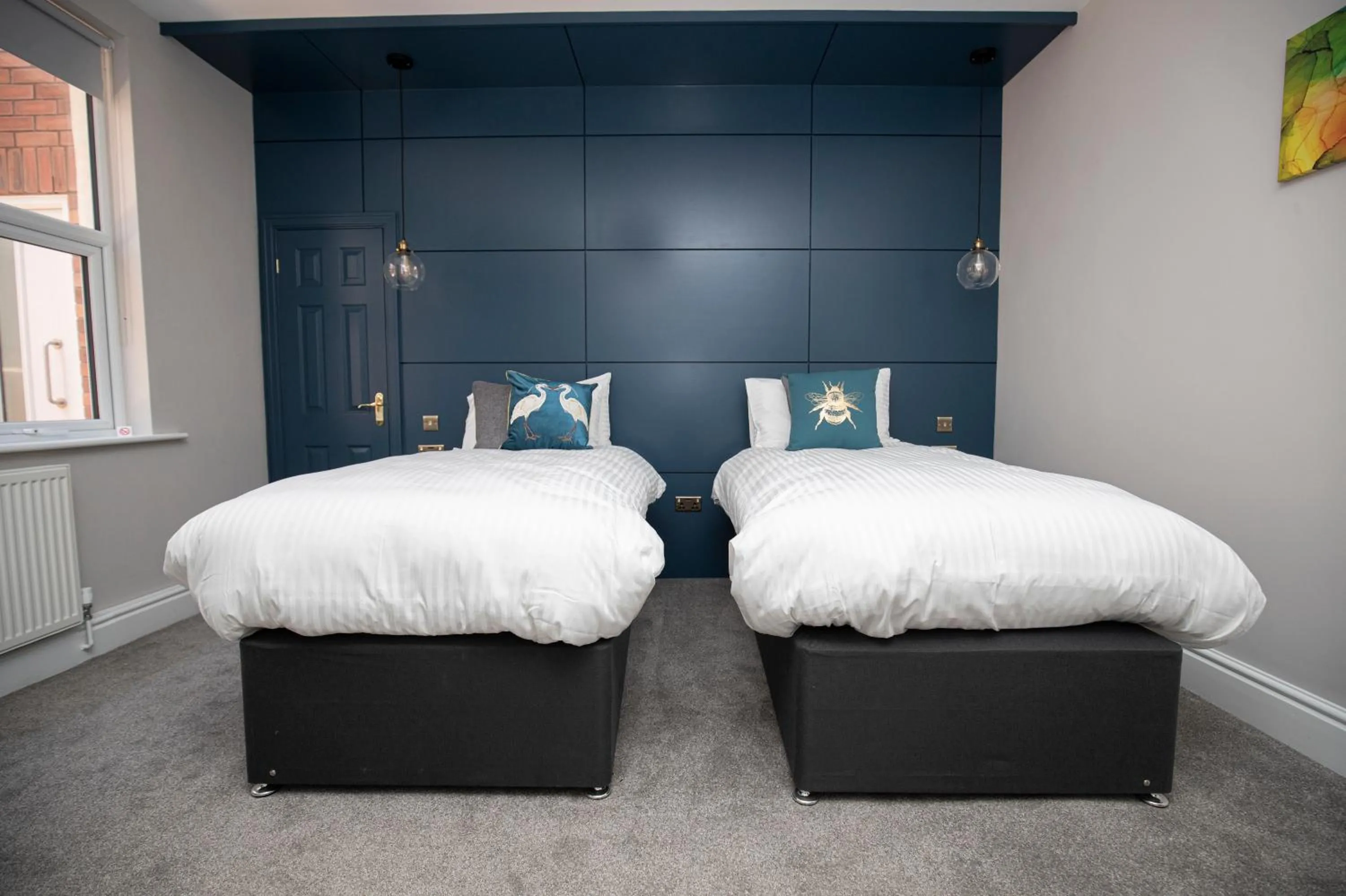 Photo of the whole room, Bed in Lynwood House