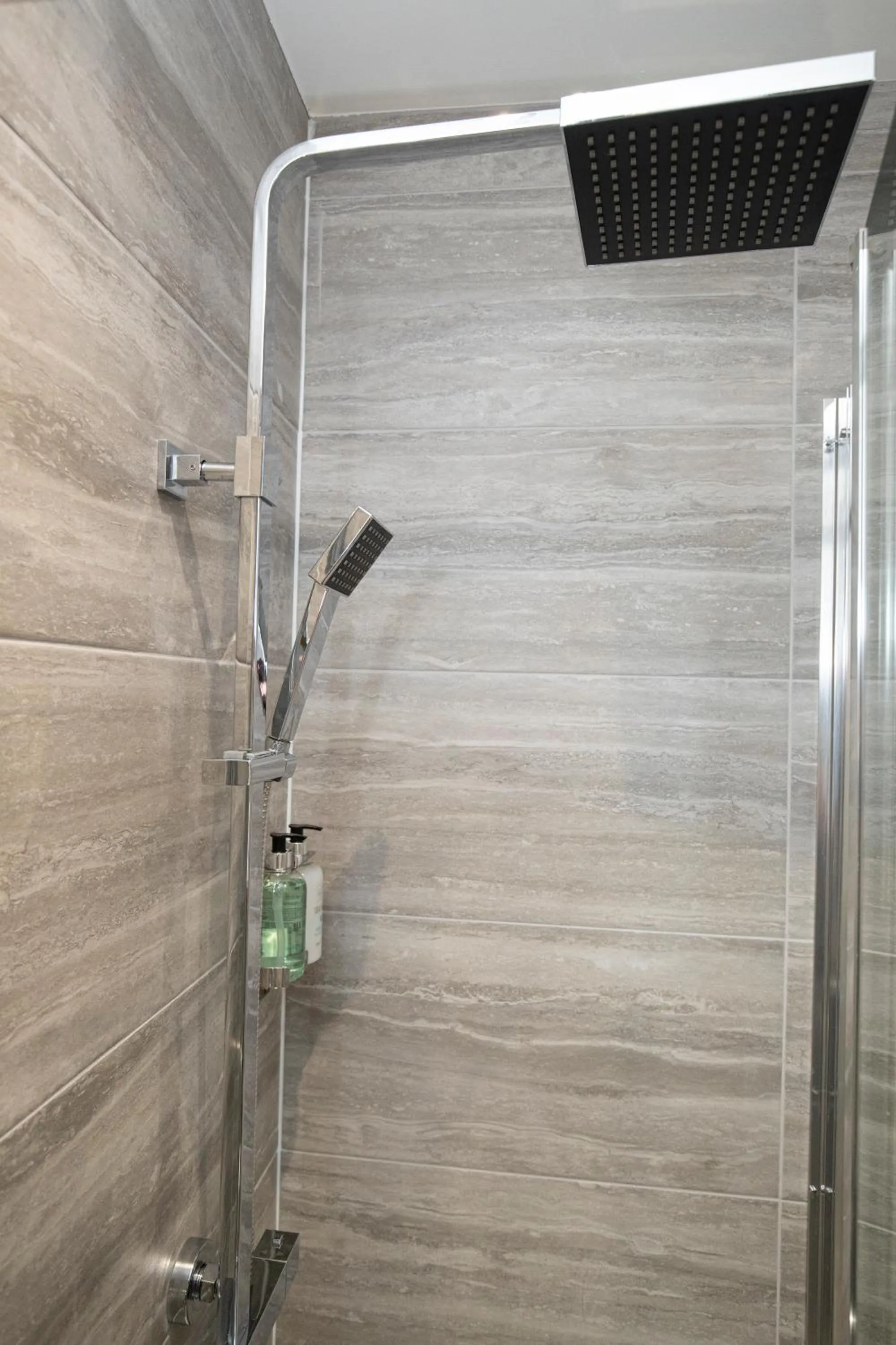 Bathroom in Lynwood House