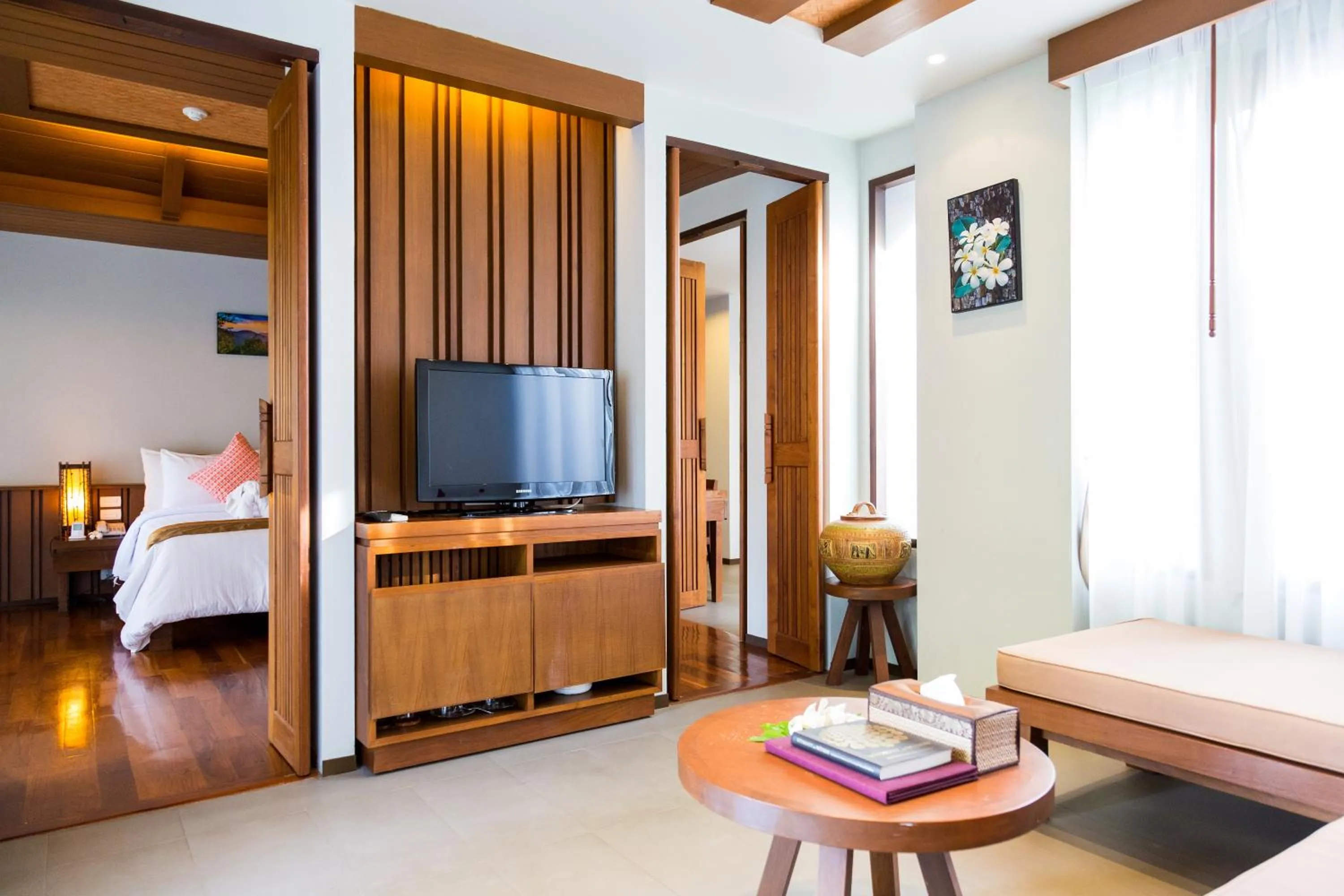 Living room, Bed in Maehaad Bay Resort - SHA Plus