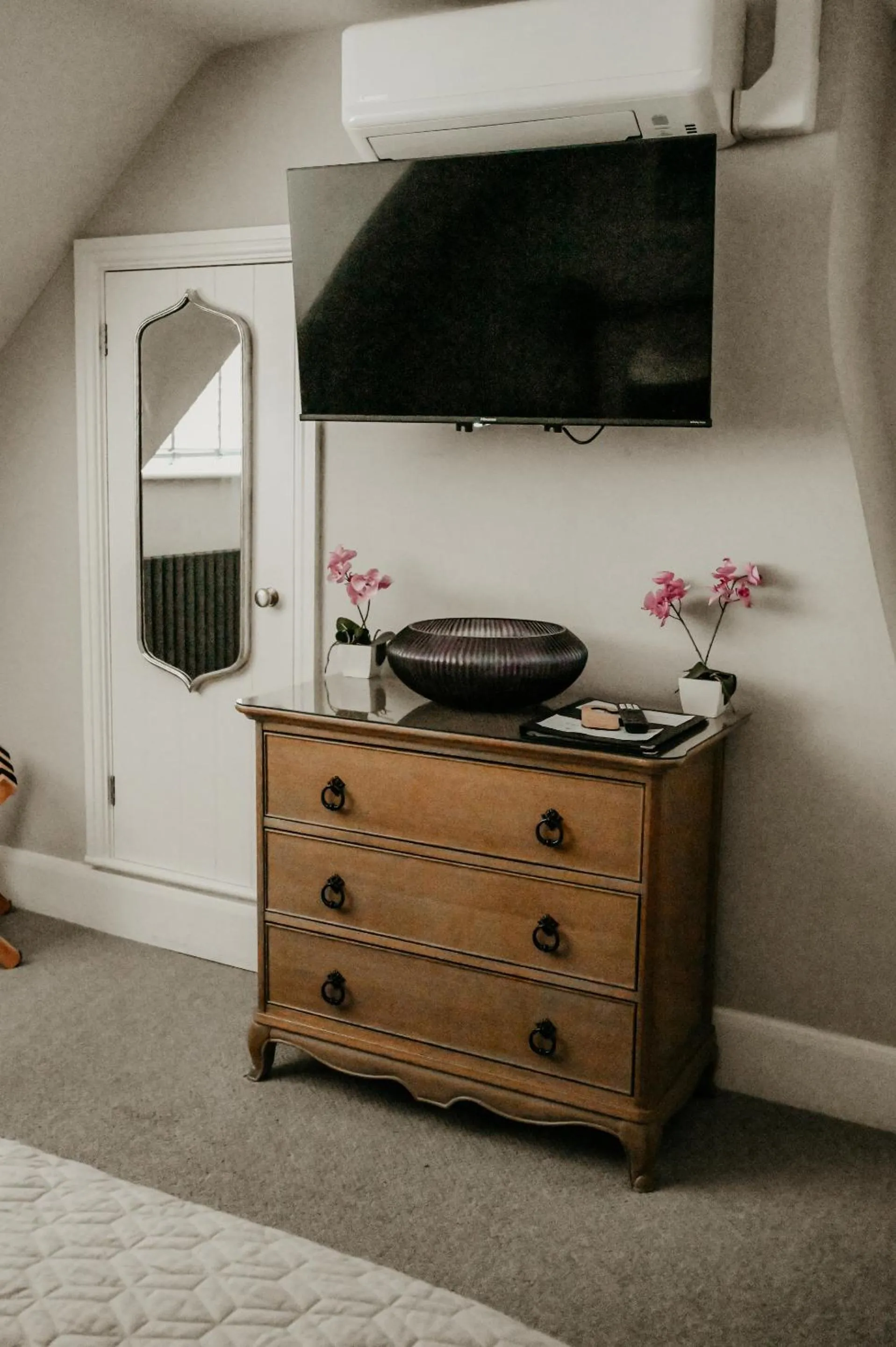 Bedroom in Harpur's of Melbourne