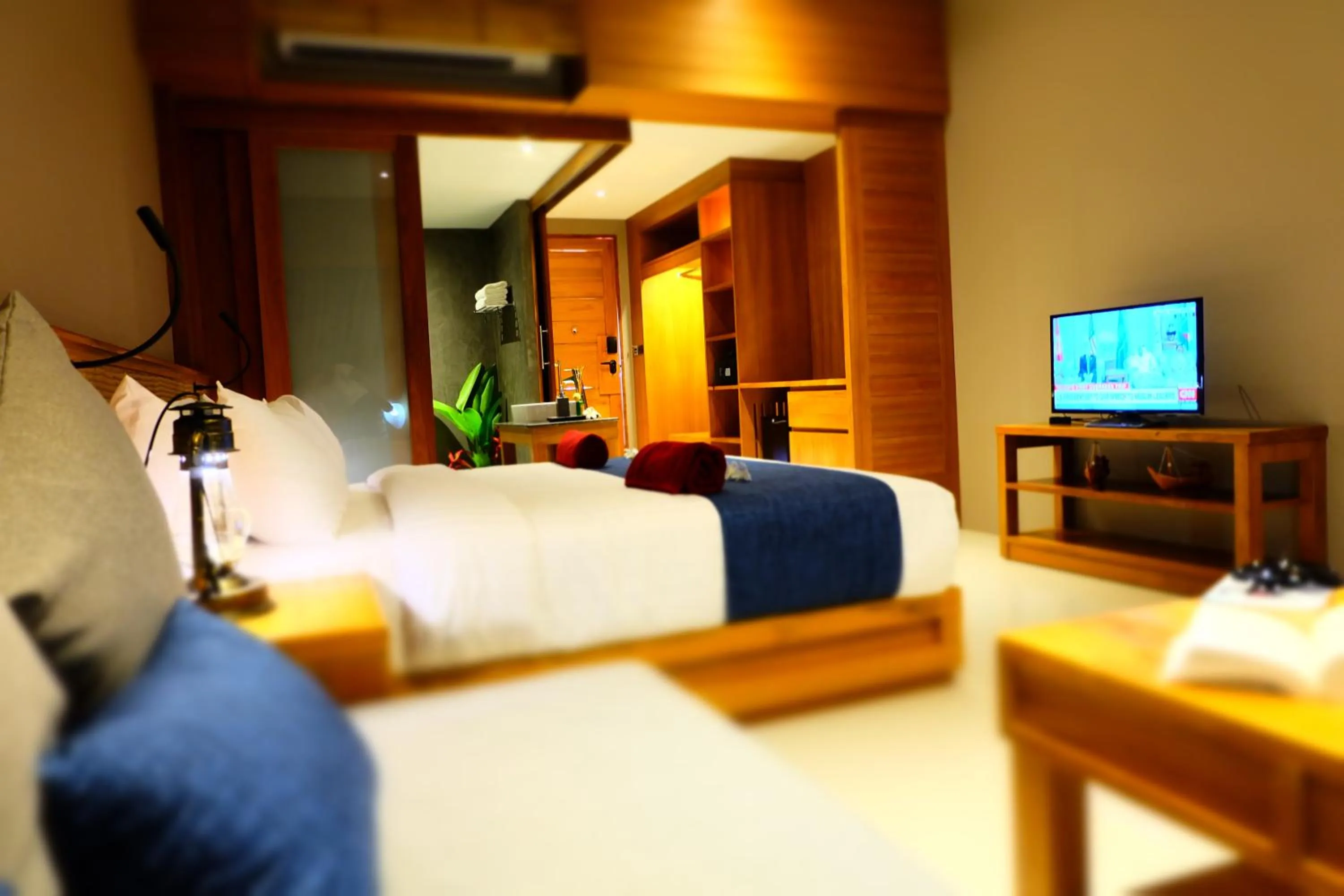 Bathroom, Bed in Koh Ma Beach Resort - SHA Extra Plus