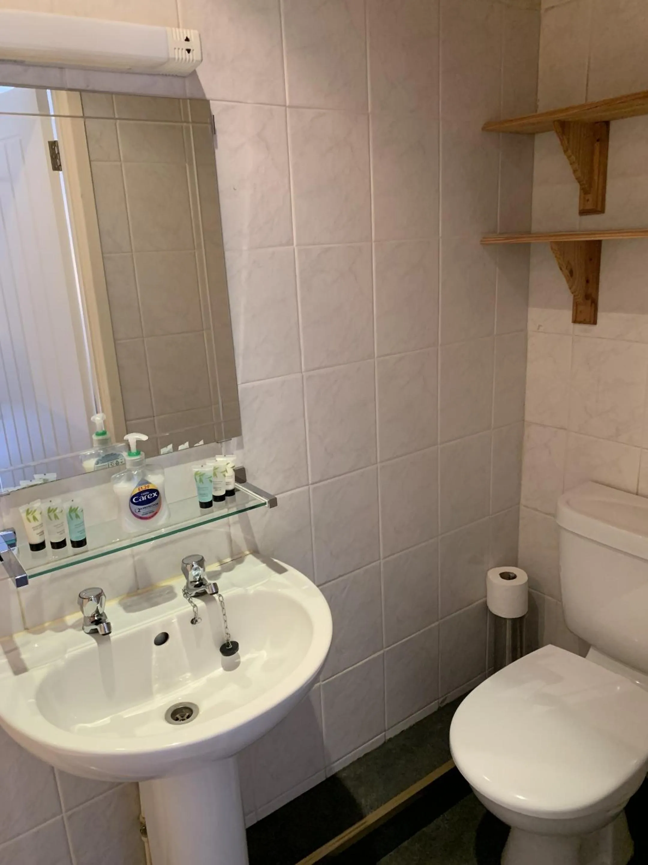 Bathroom in Old Farm Hotel