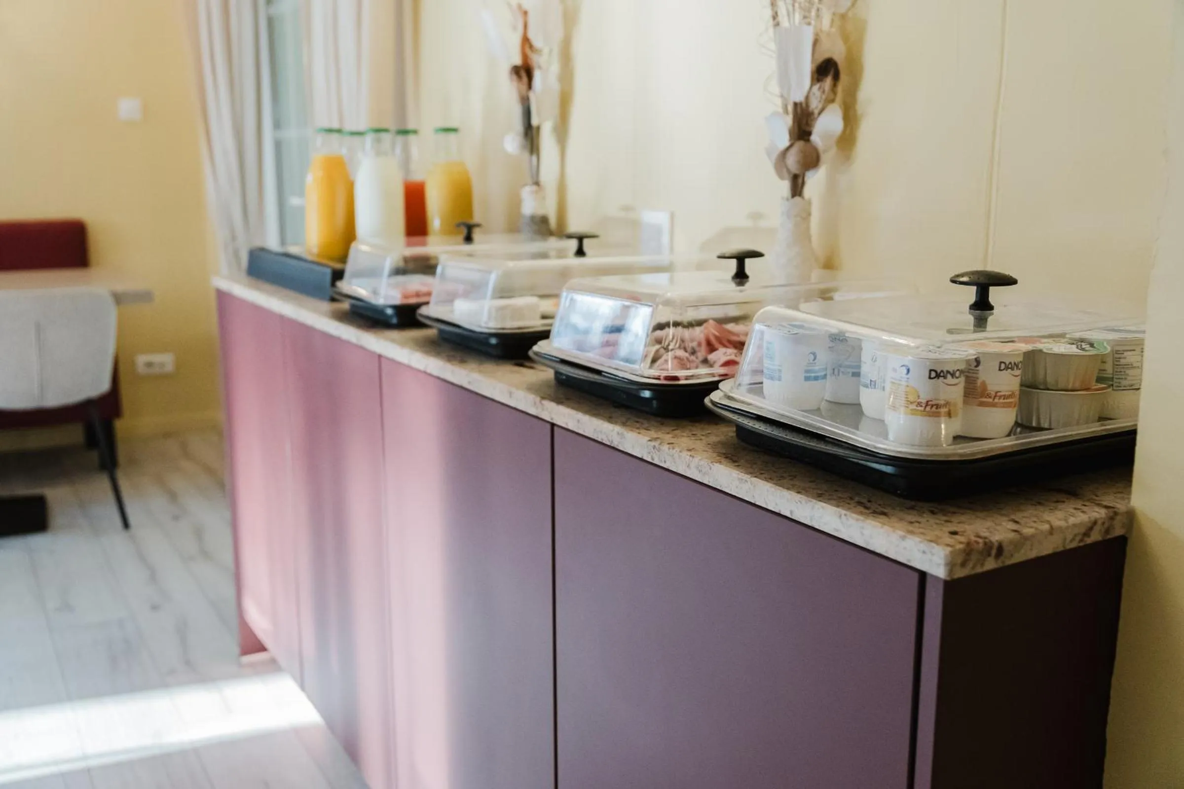 Breakfast in Logis Hotel des Granges