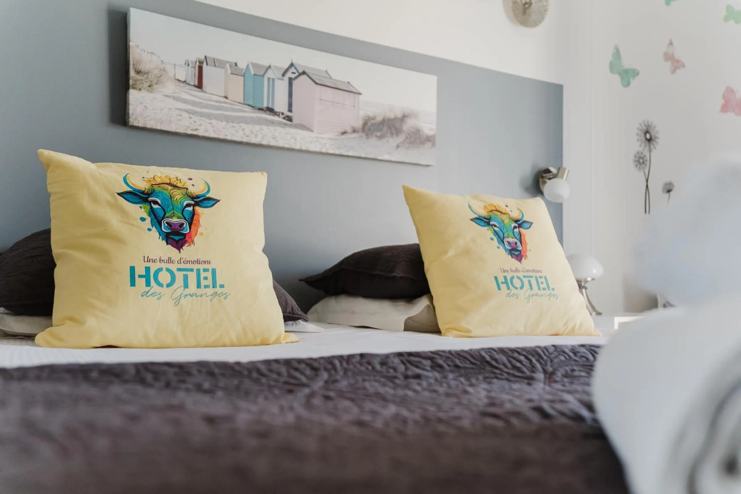 Bed in Logis Hotel des Granges