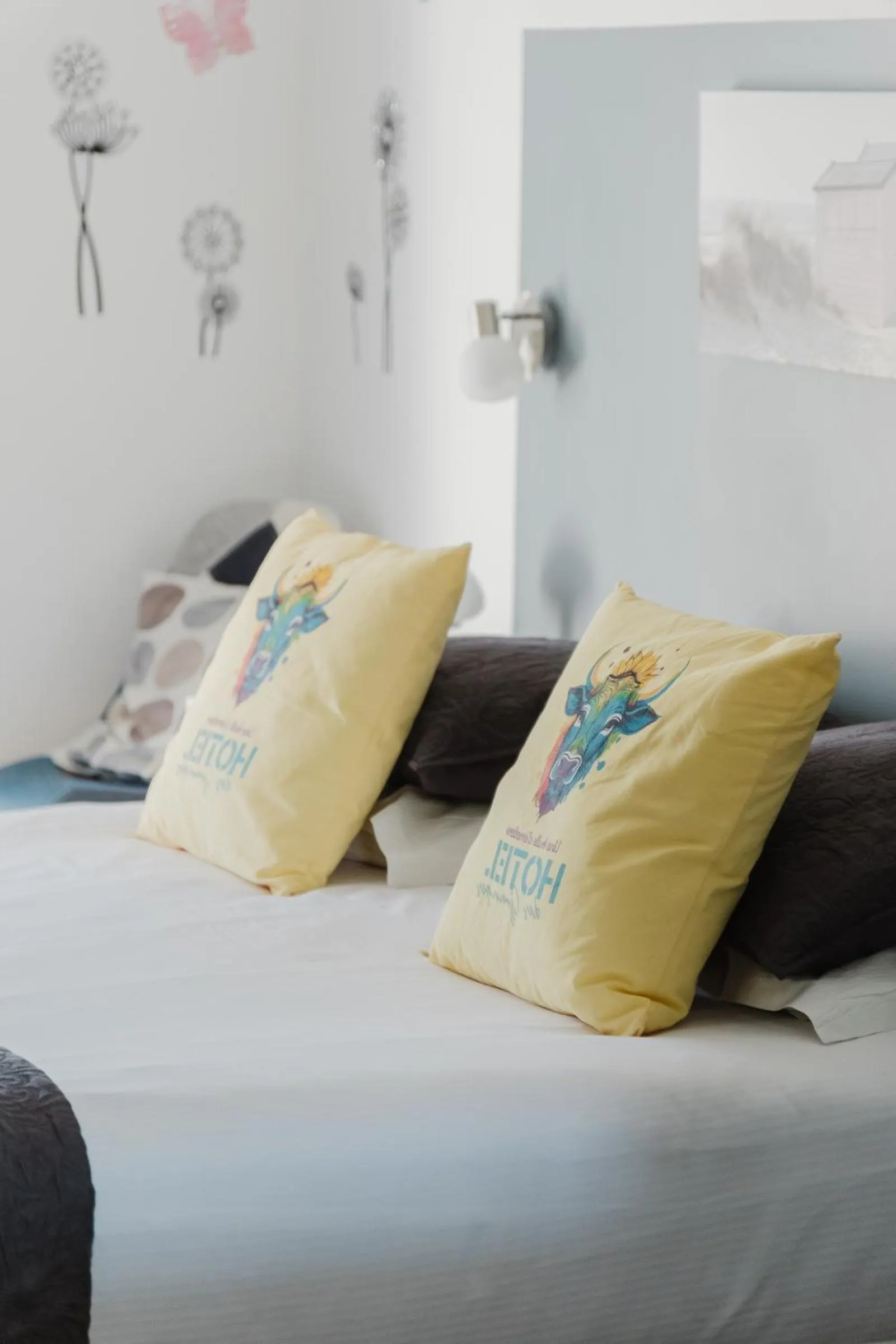 Bed in Logis Hotel des Granges