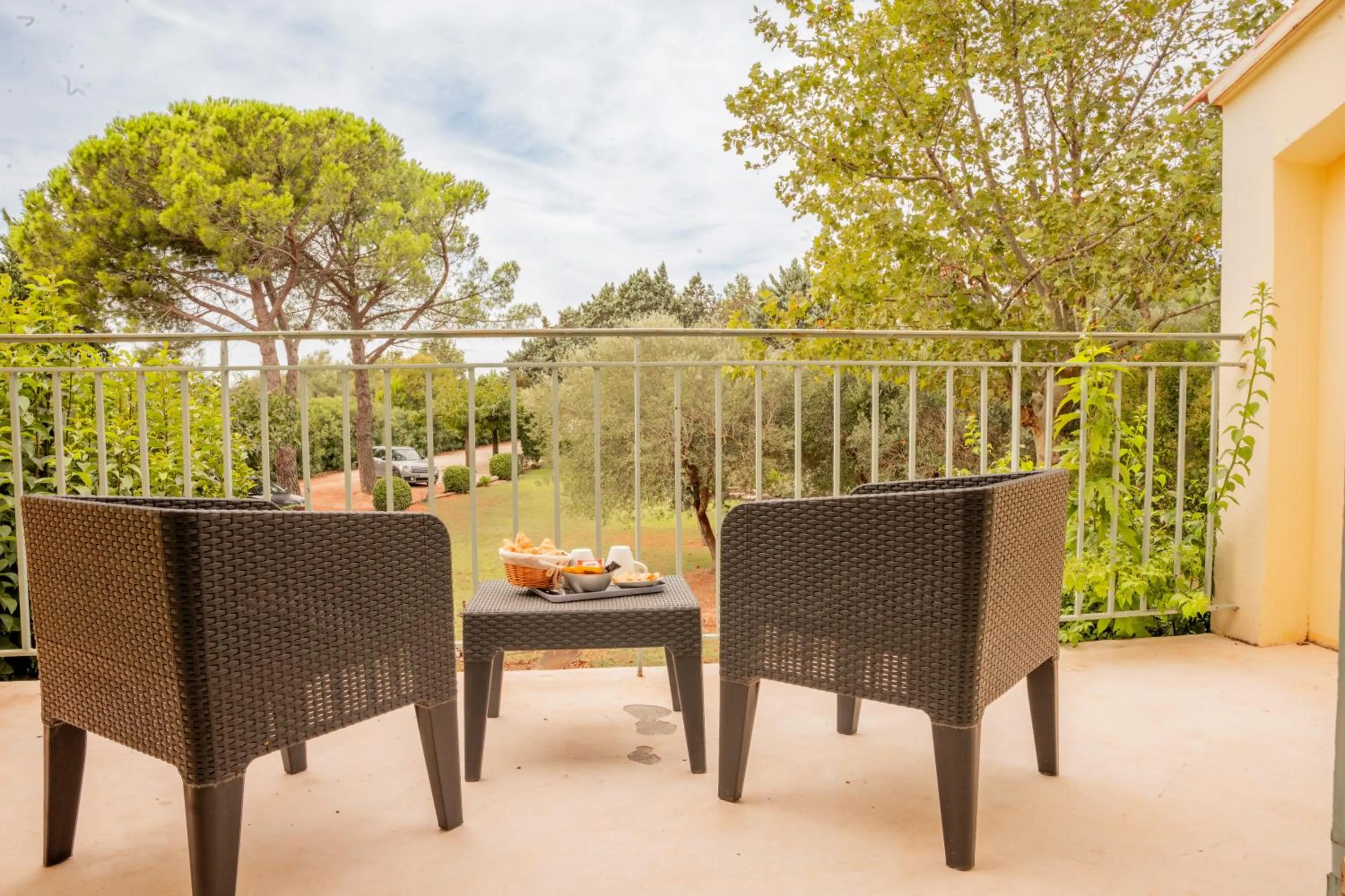 Patio in Logis Hotel des Granges