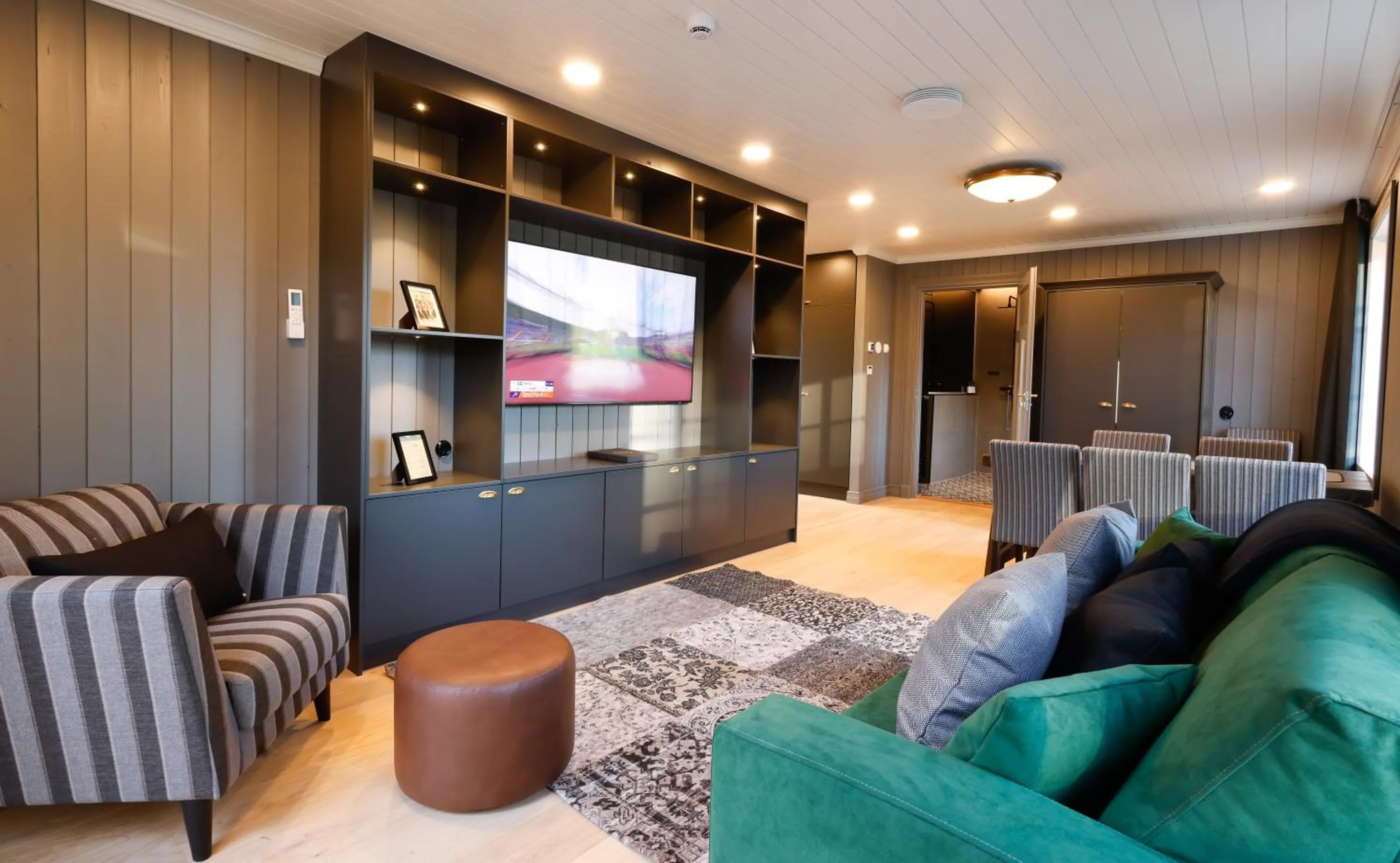 TV and multimedia in Hotelli-Ravintola Alma