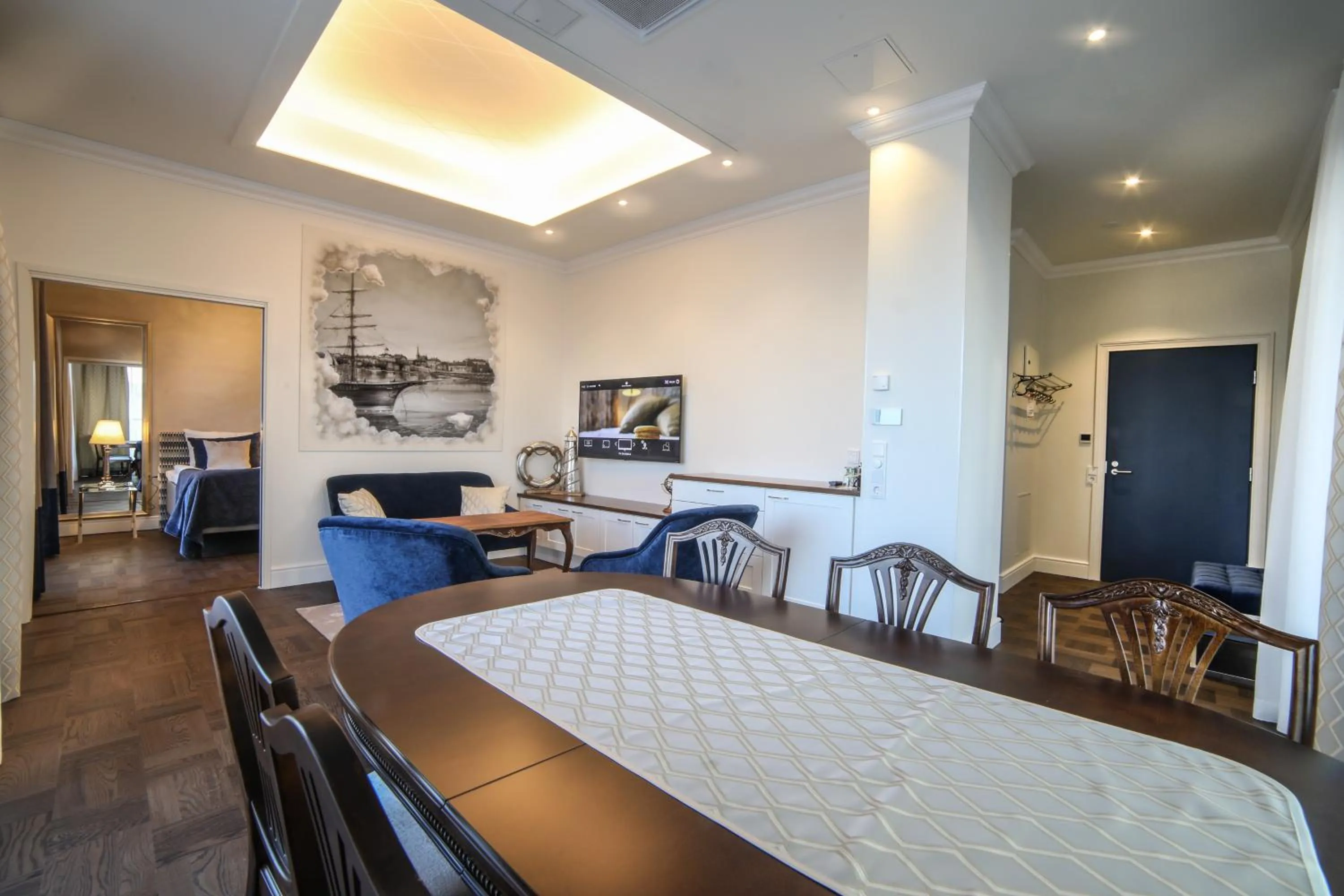 TV and multimedia in Hotelli-Ravintola Alma