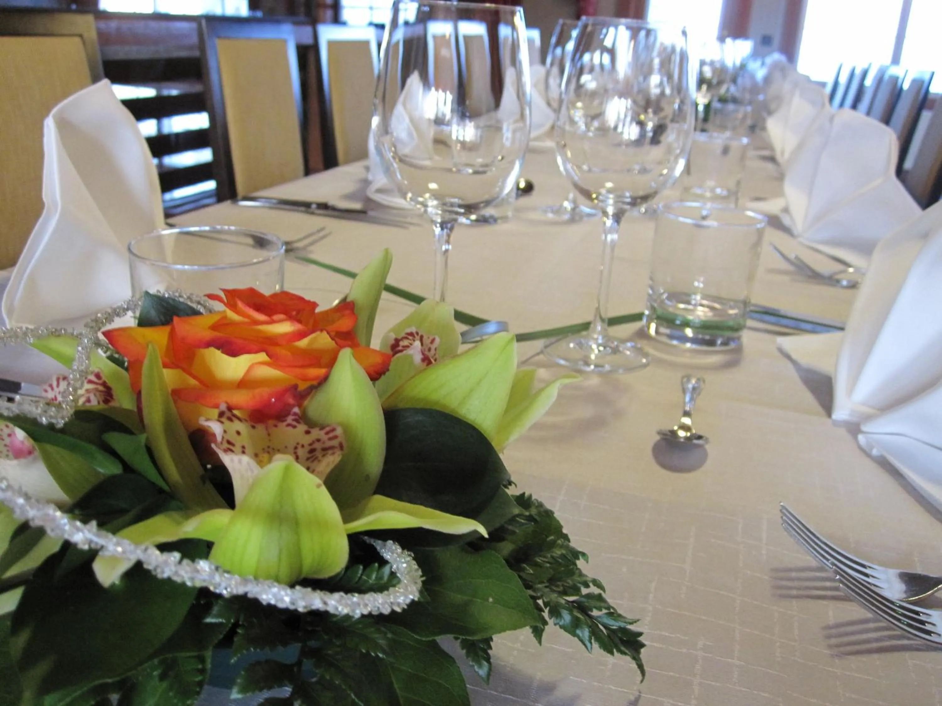 Restaurant/places to eat in Hotelli-Ravintola Alma