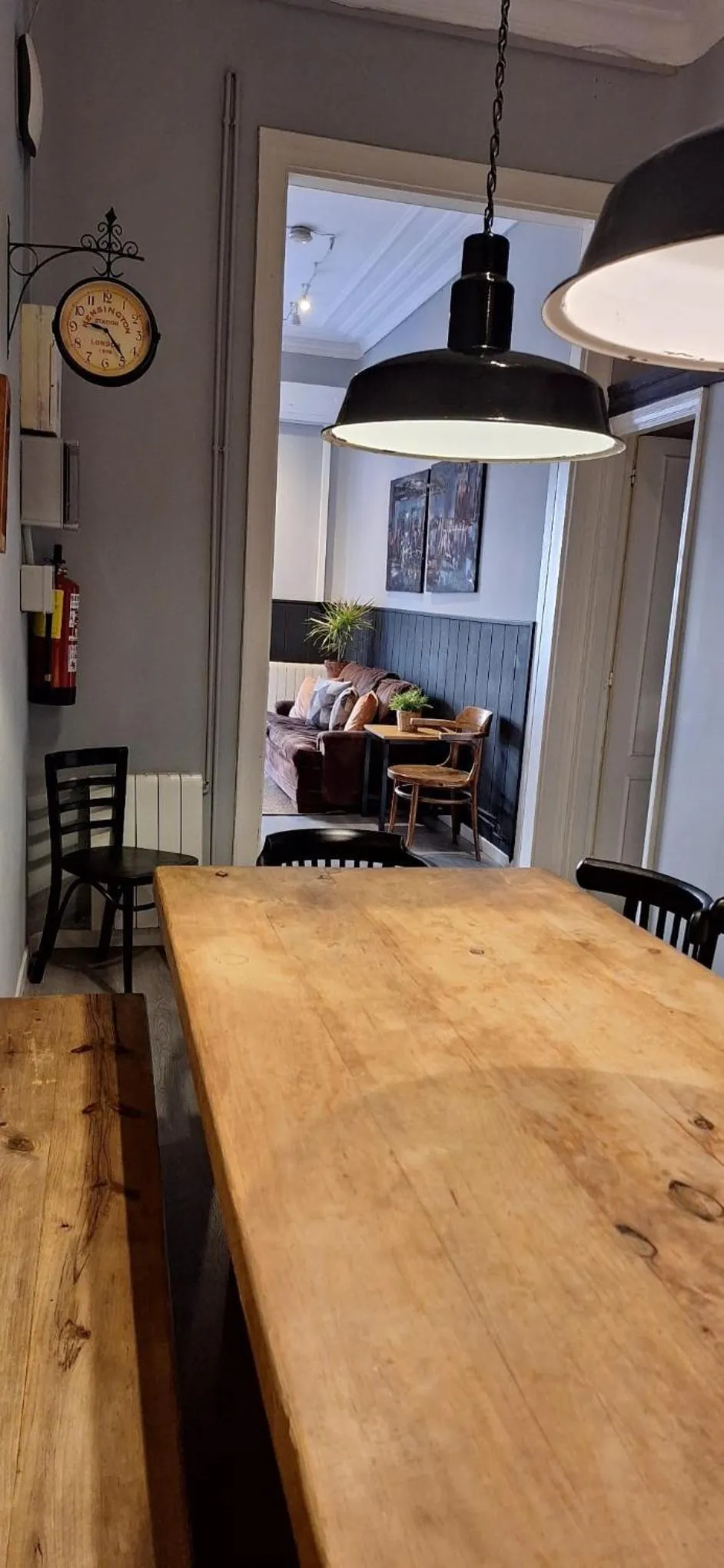 Dining area in Casa Consell Apartments