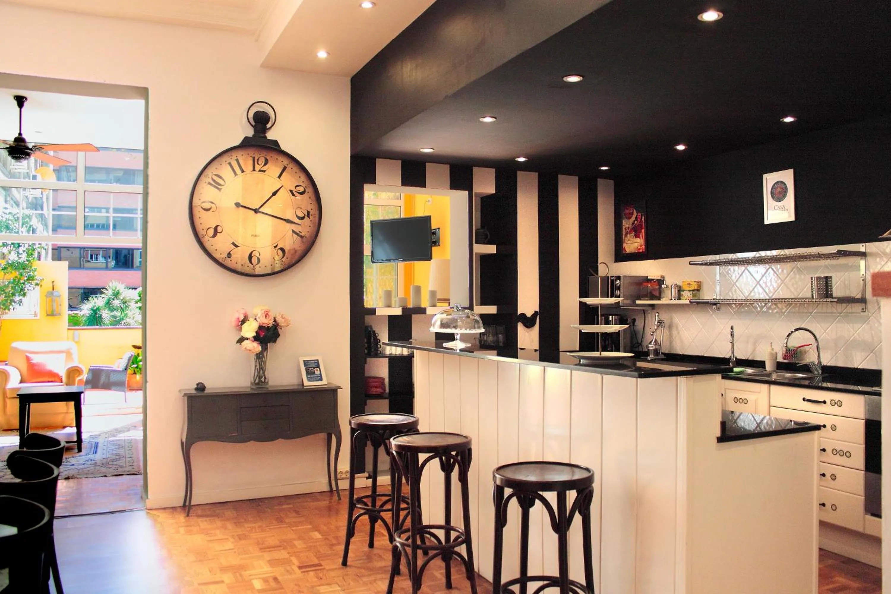 Kitchen or kitchenette in Casa Consell Apartments