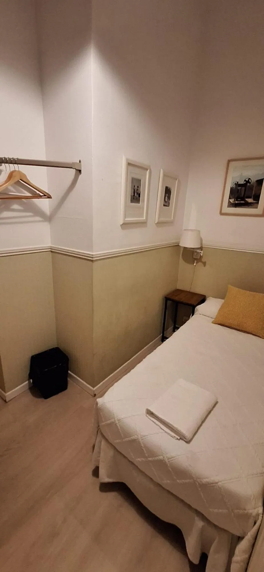 Bedroom, Bed in Casa Consell Apartments