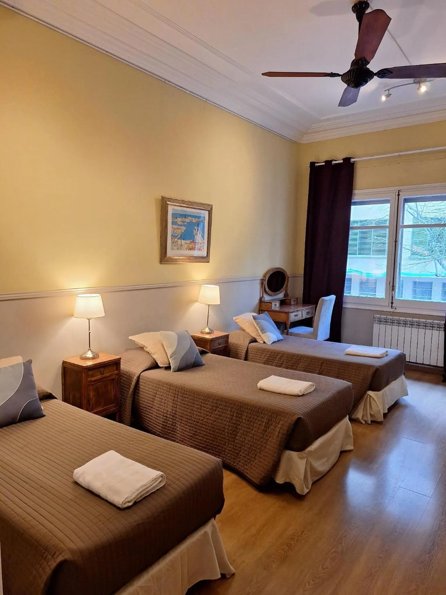 Bedroom, Bed in Casa Consell Apartments