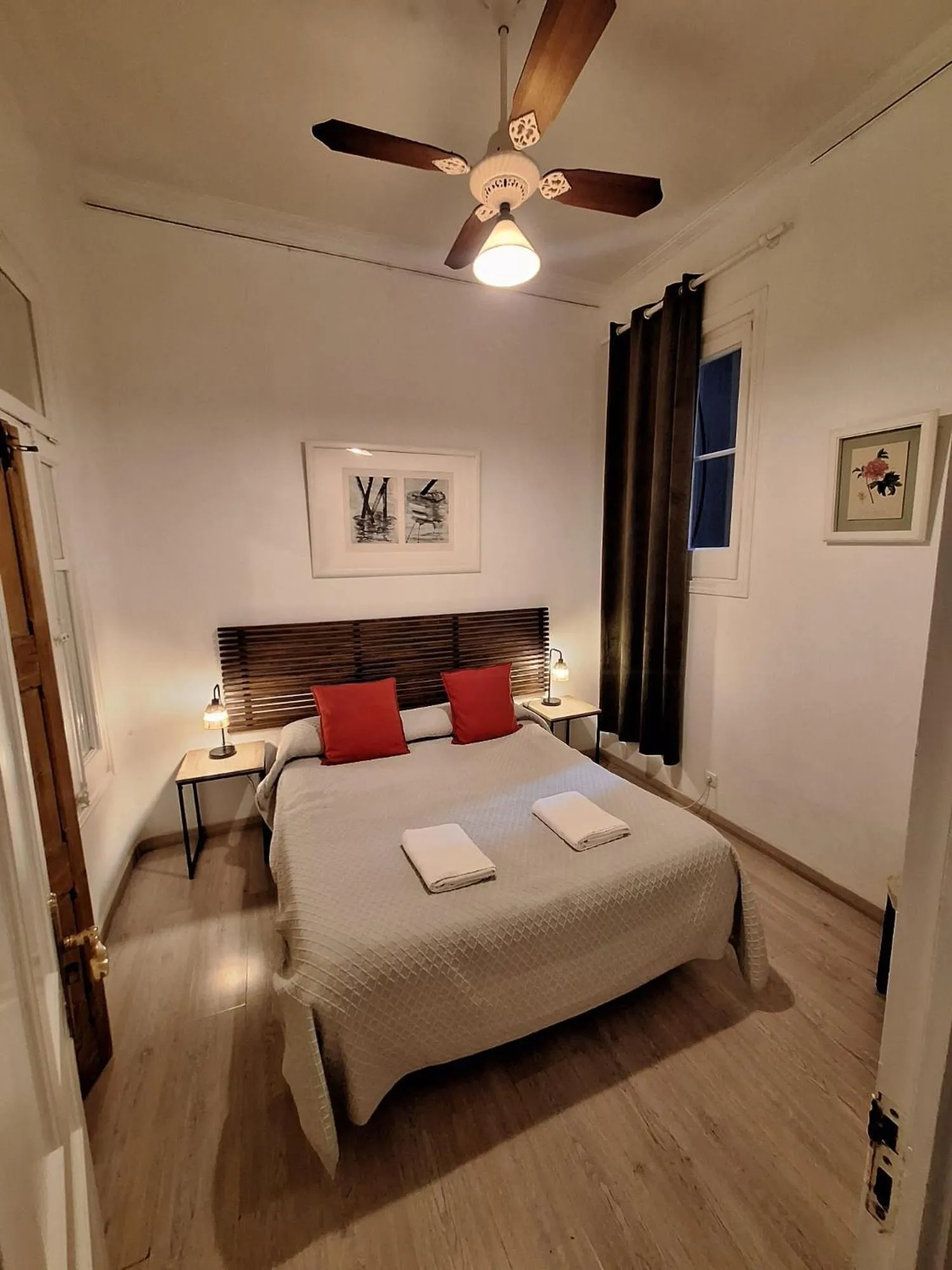 Bedroom, Bed in Casa Consell Apartments