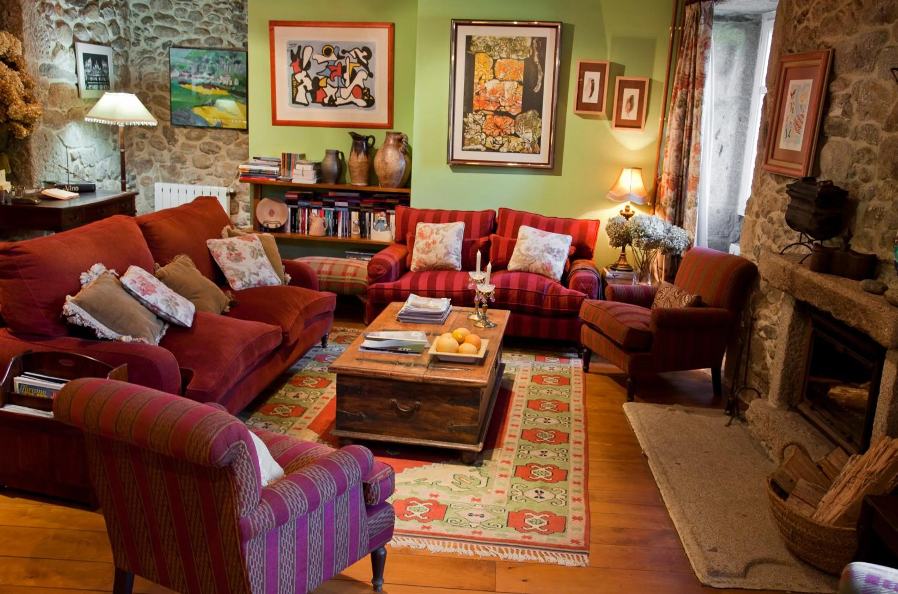 Lounge or bar in Entre Os Ríos - Casa Rural y Enoturismo