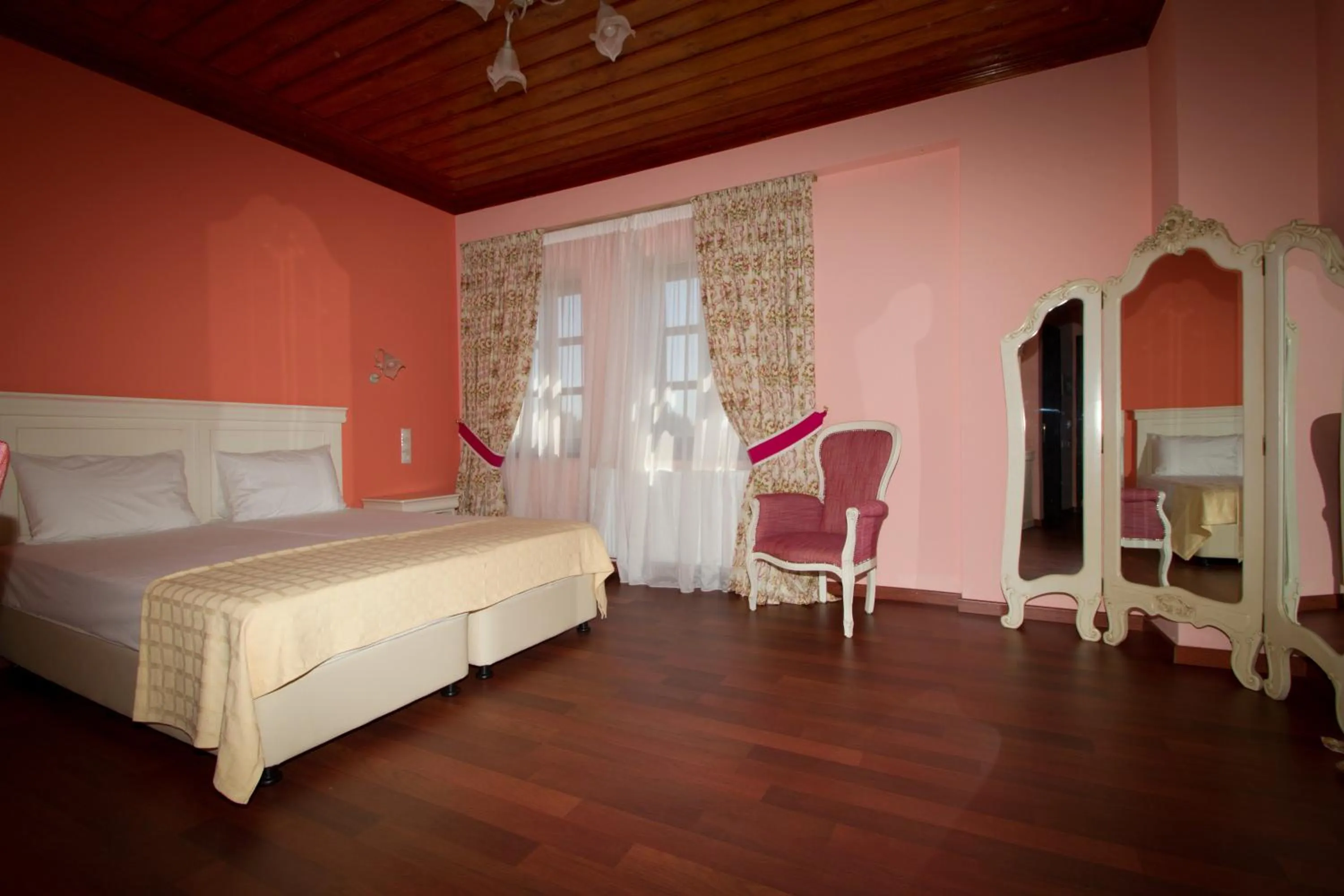 Bed in Hotel Monodendri