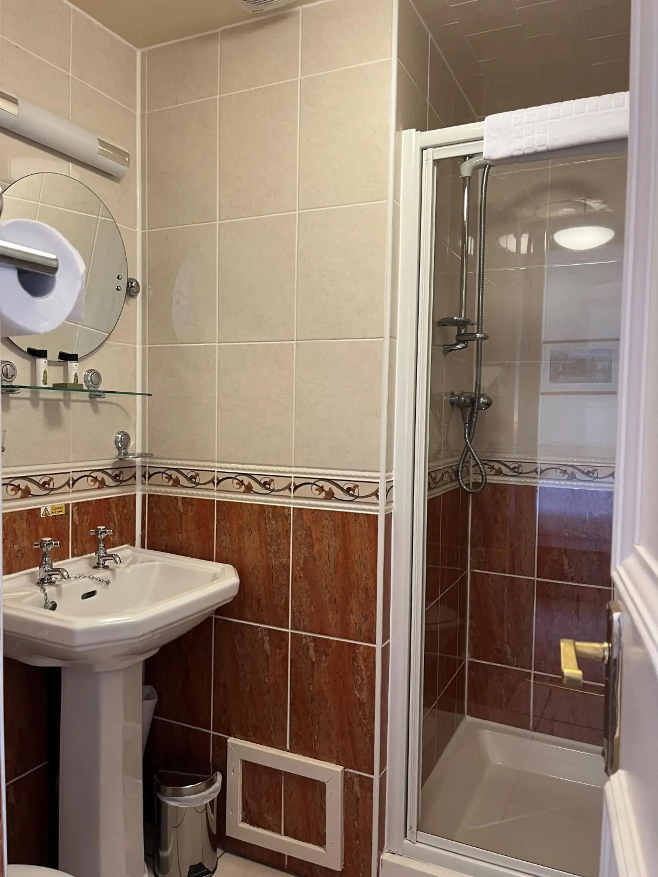 Twin Room with Bay View in The Pegwell Bay Hotel Twin Room with Bay View in The Pegwell Bay Hotel