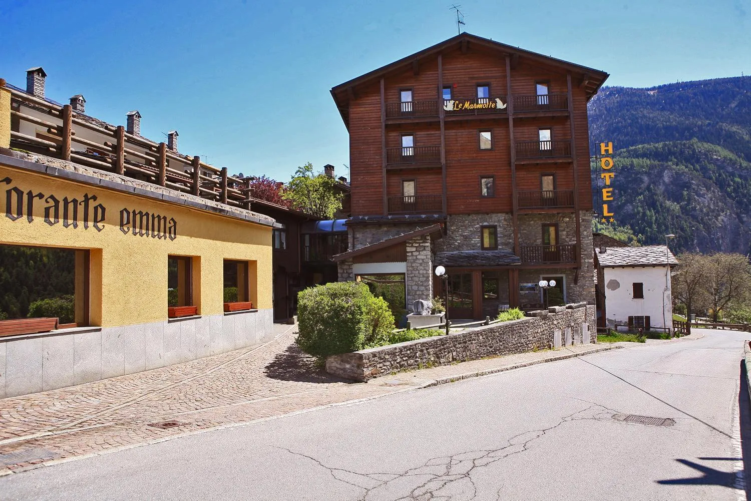 Property building in Albergo Le Marmotte