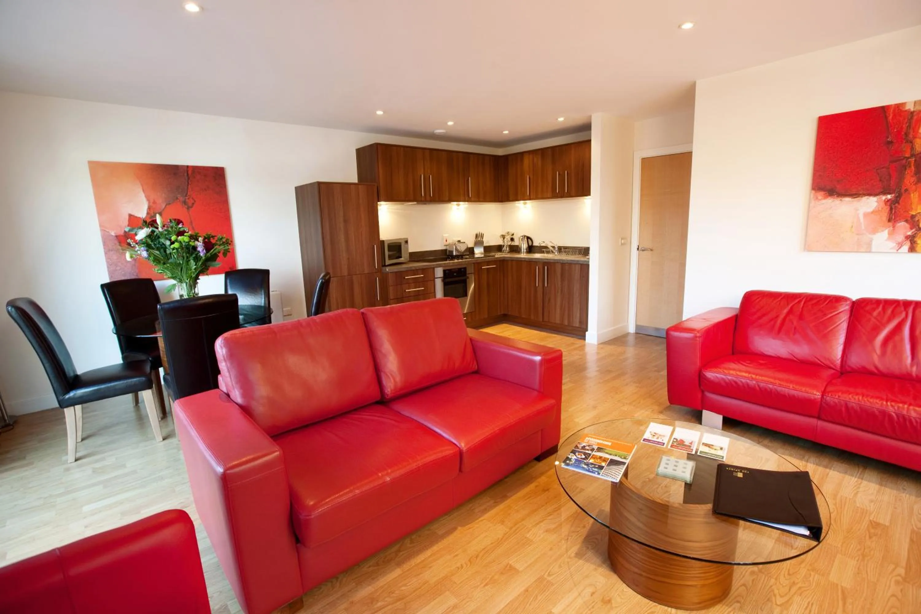 Kitchen or kitchenette in The Spires Serviced Apartments Birmingham