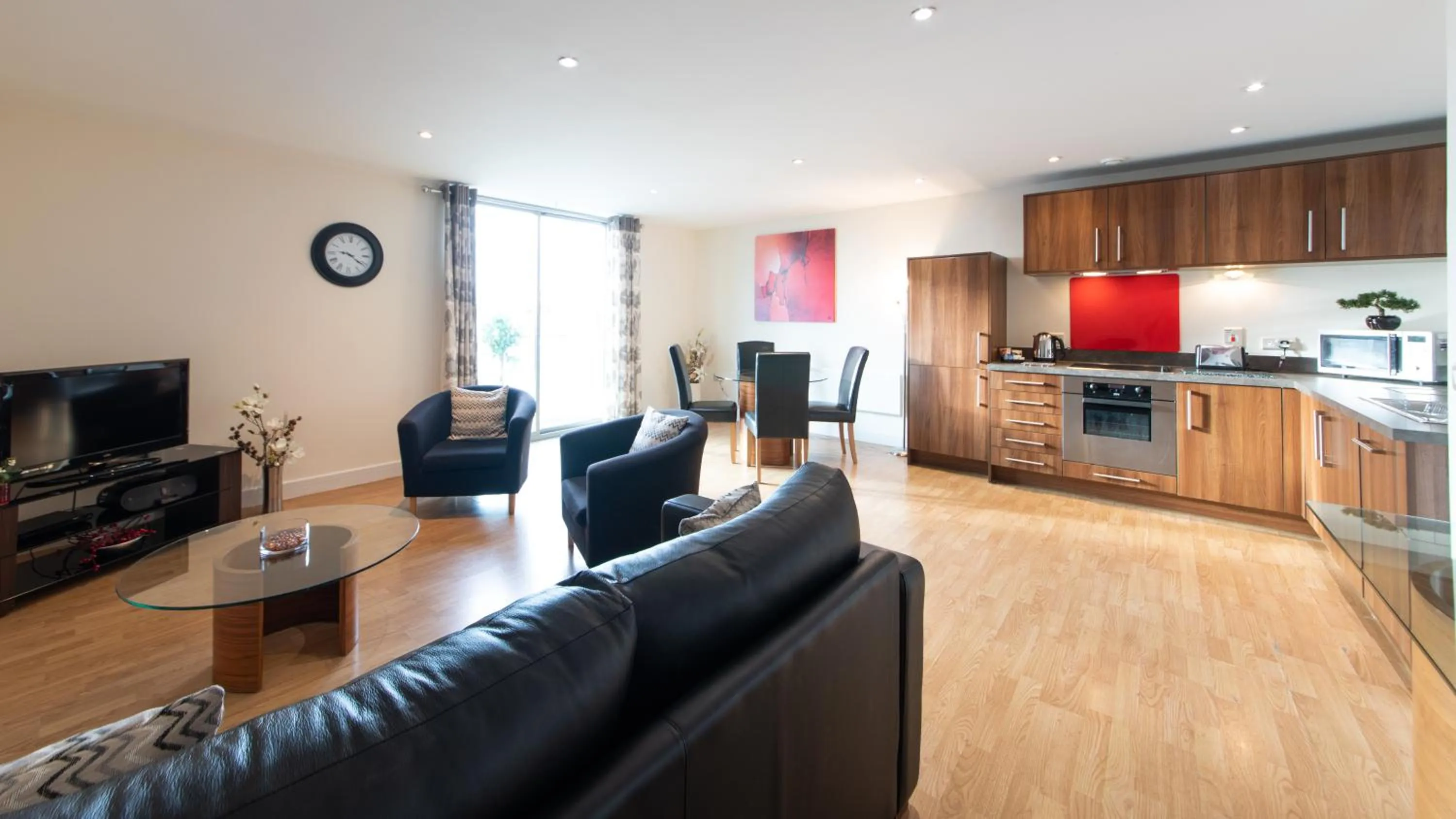 Kitchen or kitchenette in The Spires Serviced Apartments Birmingham
