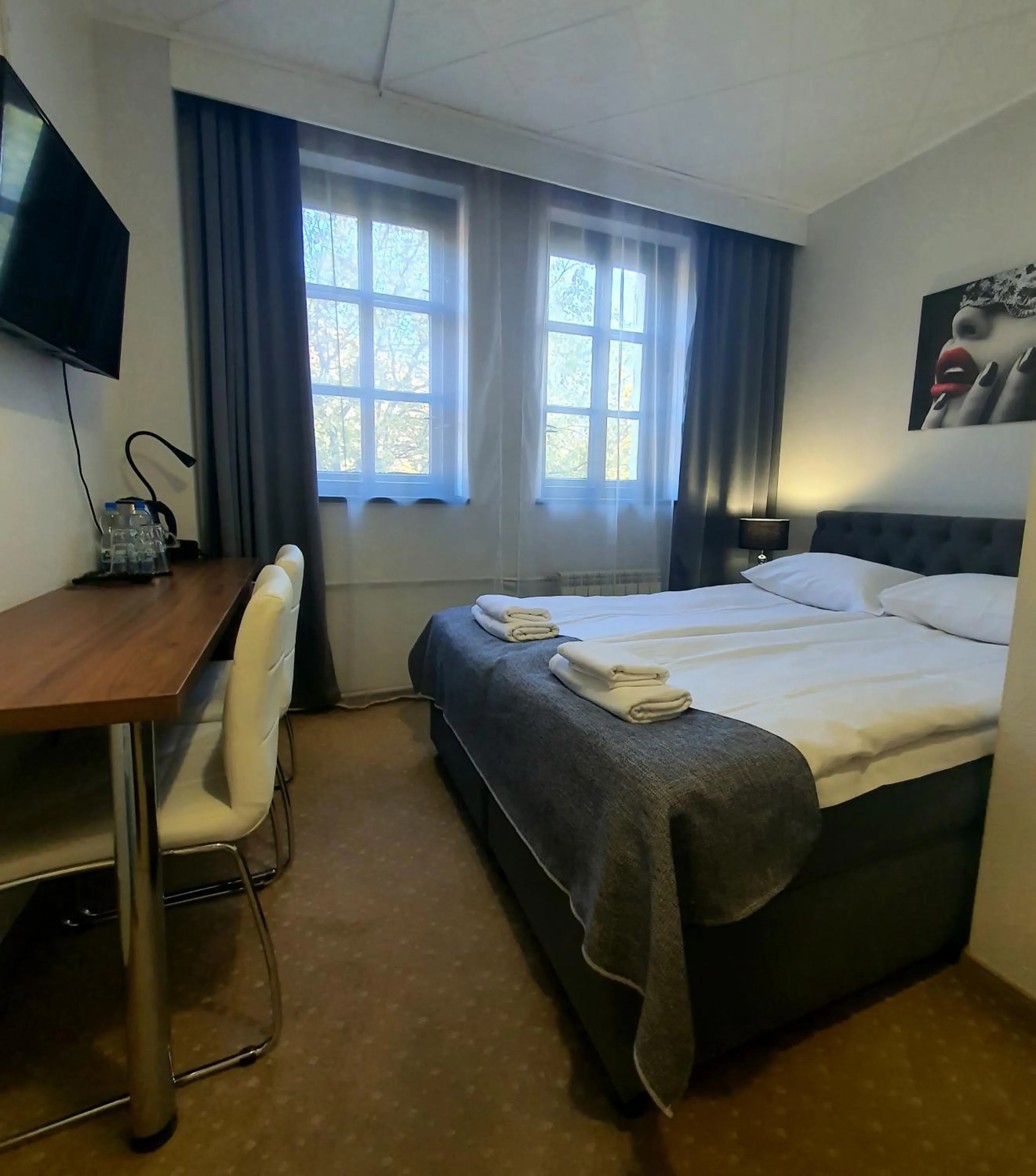 Photo of the whole room, Bed in Hotel Kolorowa