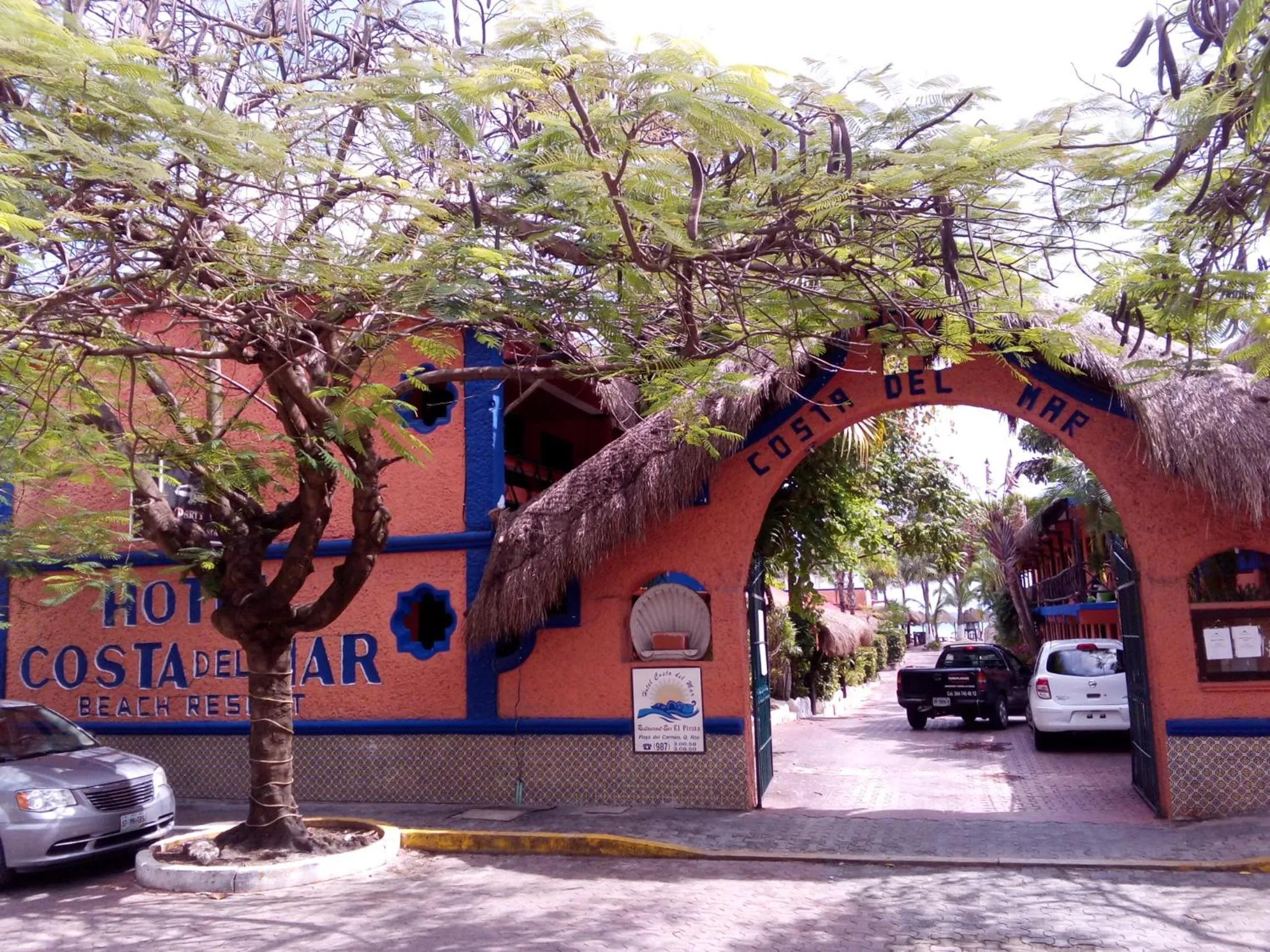 Facade/entrance, Property Building in Costa del Mar