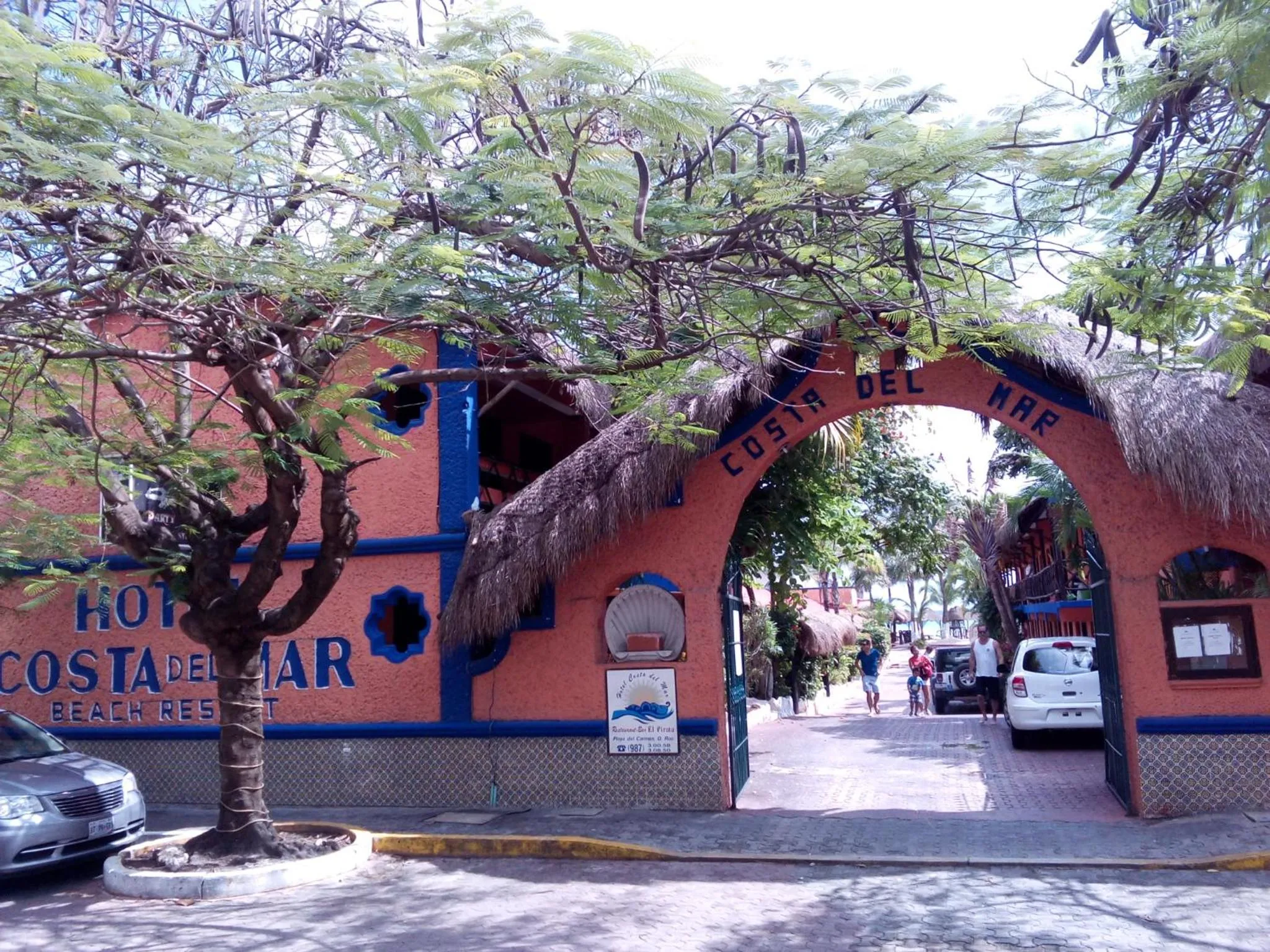 Facade/entrance, Property Building in Costa del Mar