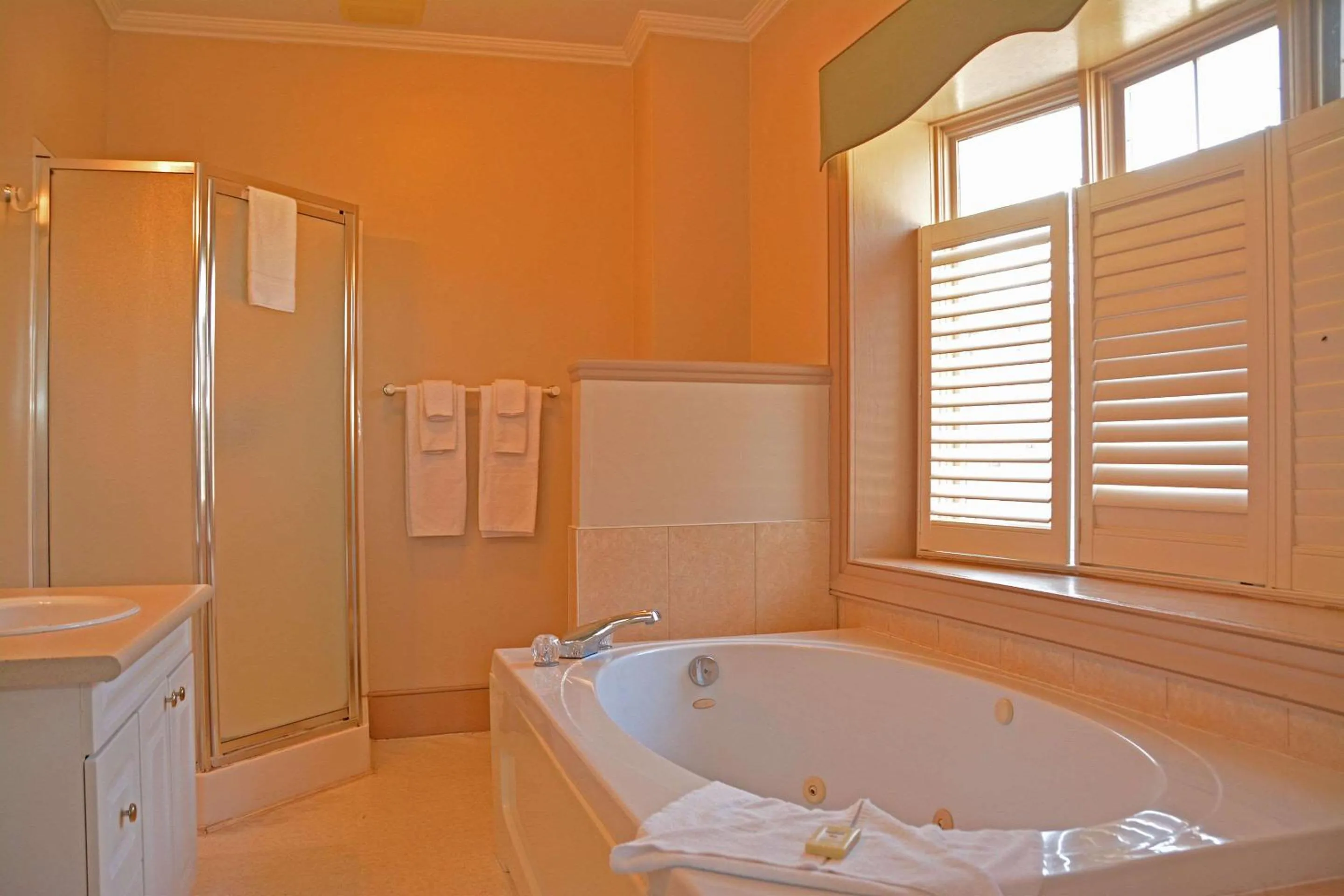 Bedroom in Isaiah Tubbs Resort & Conference Centre