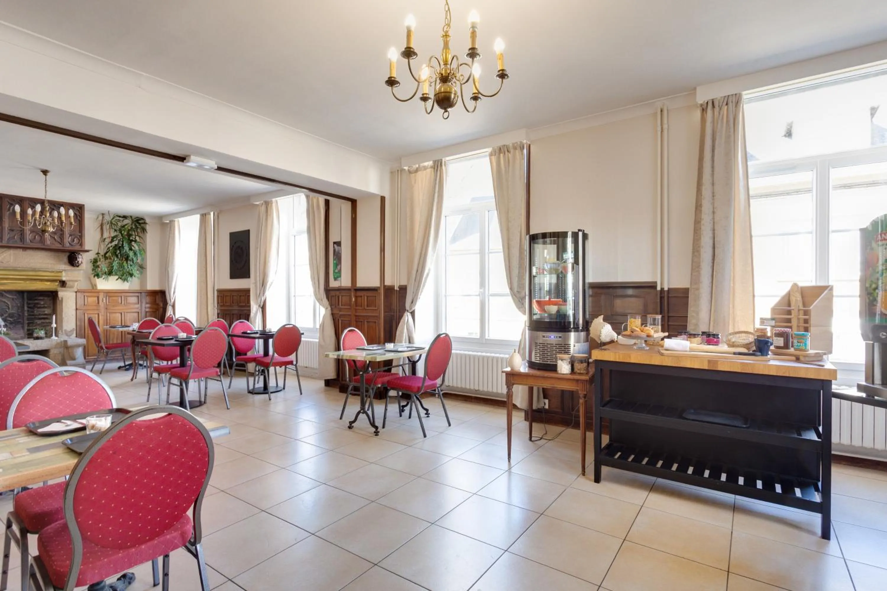 Breakfast in Brit Hotel le Cygne