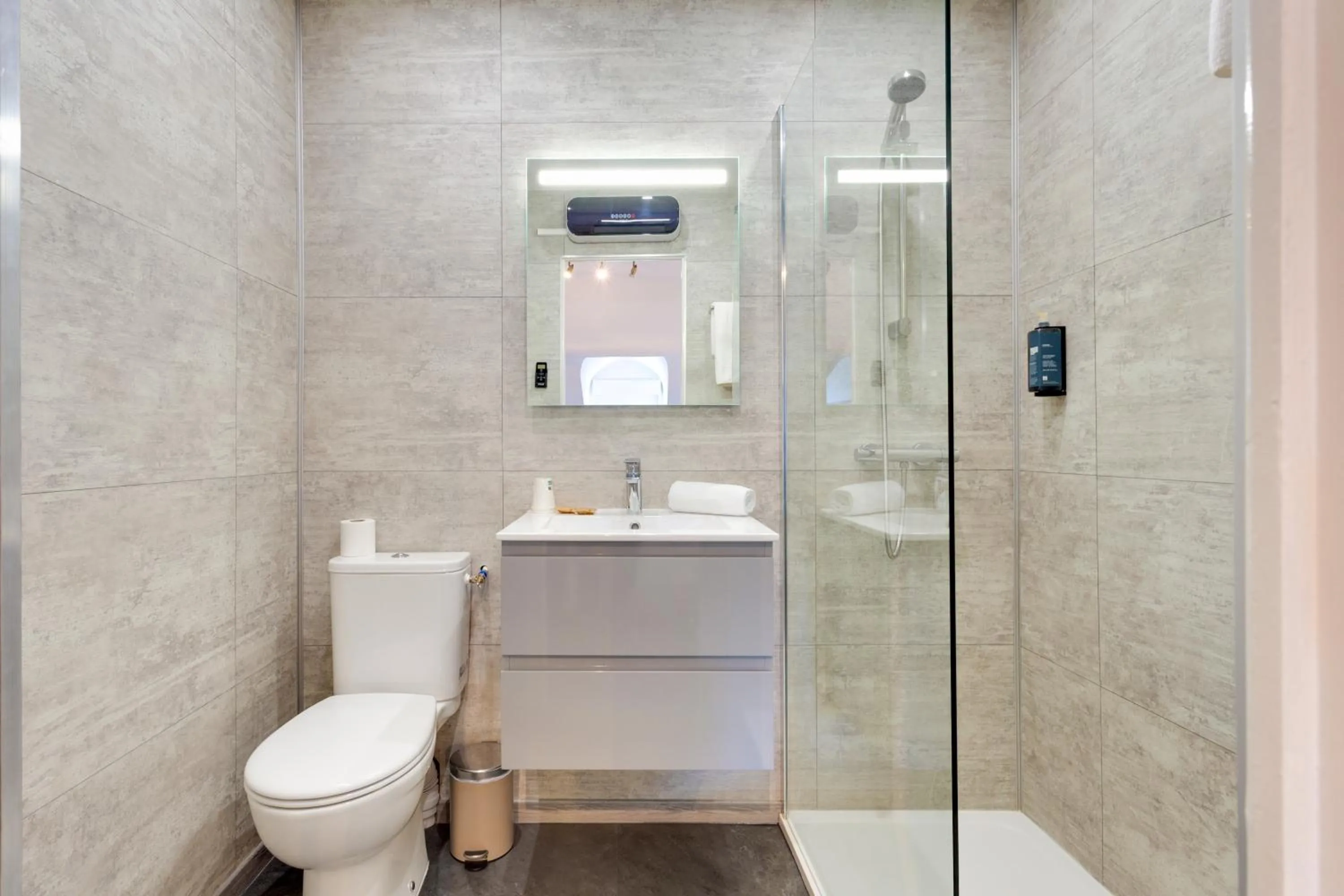 Bathroom in Brit Hotel le Cygne