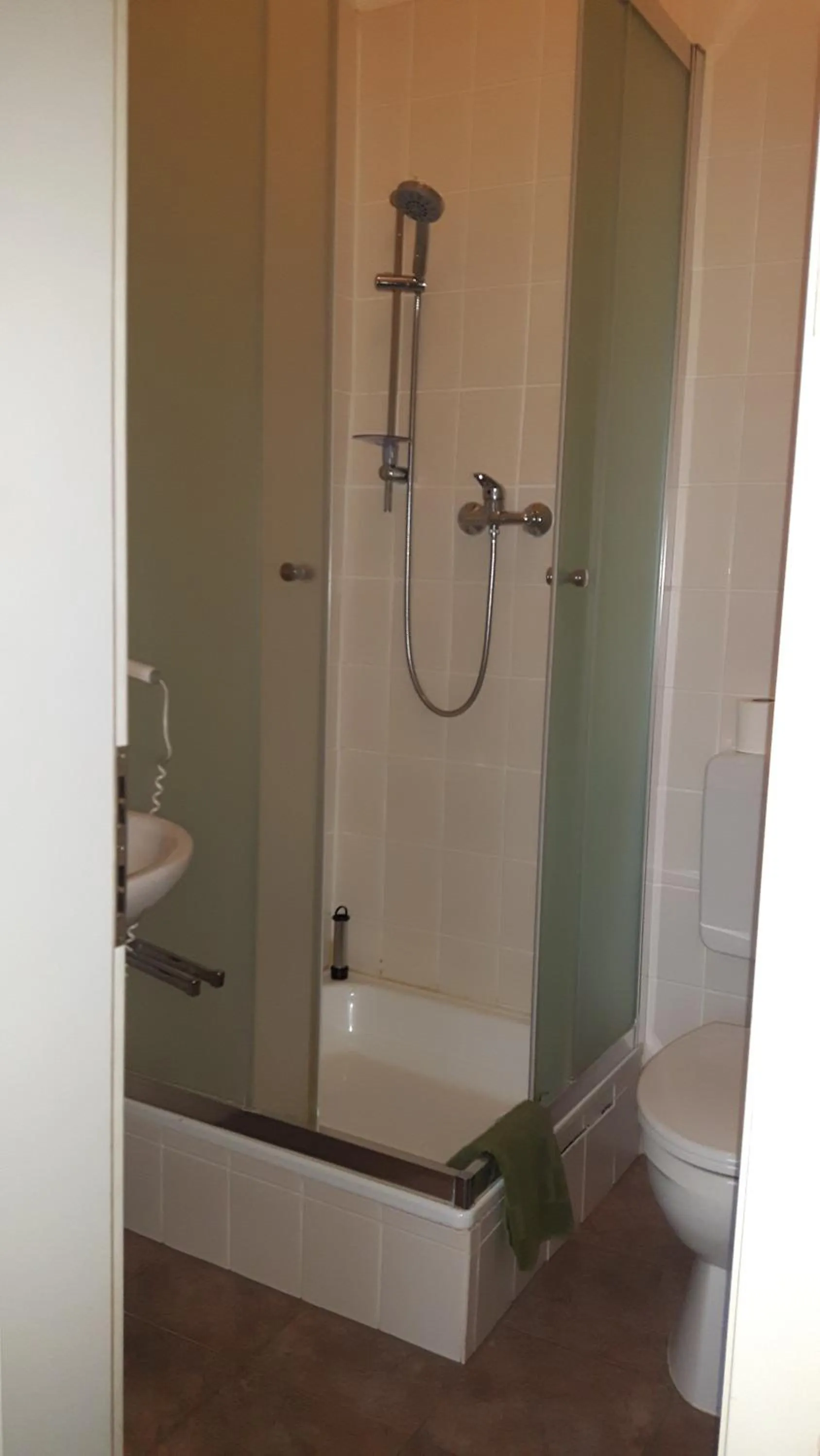 Bathroom in Hotel & Pension Plagwitzer Hof