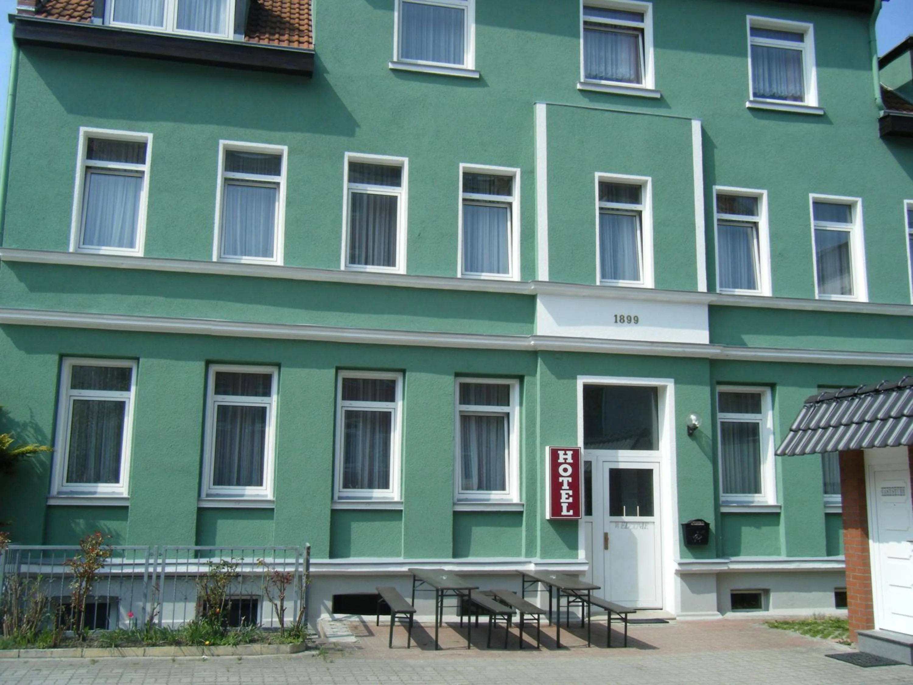 Facade/entrance in Hotel & Pension Plagwitzer Hof
