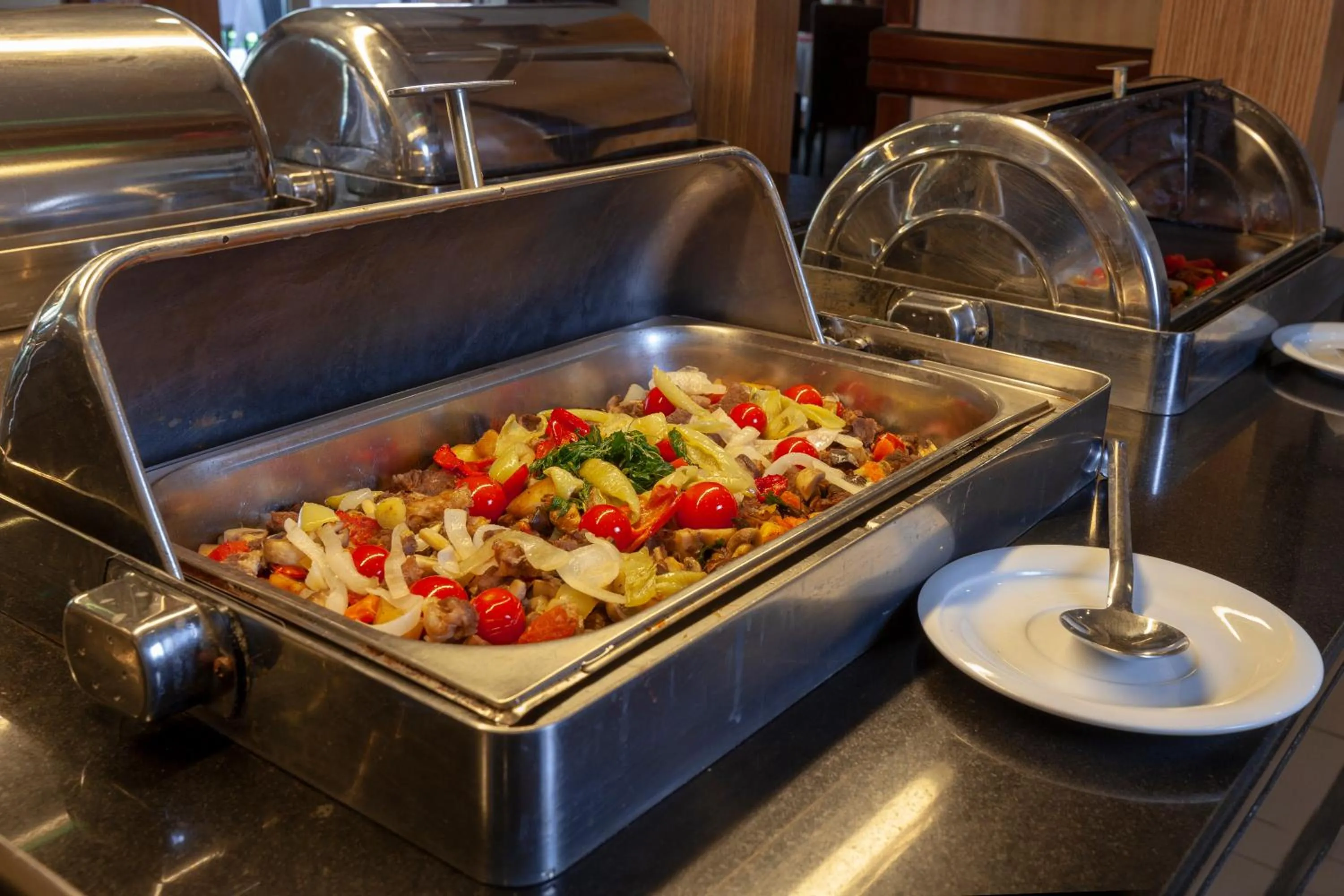 Restaurant/places to eat in X Life Hotel Sarıgerme 15 - Adult Hotel