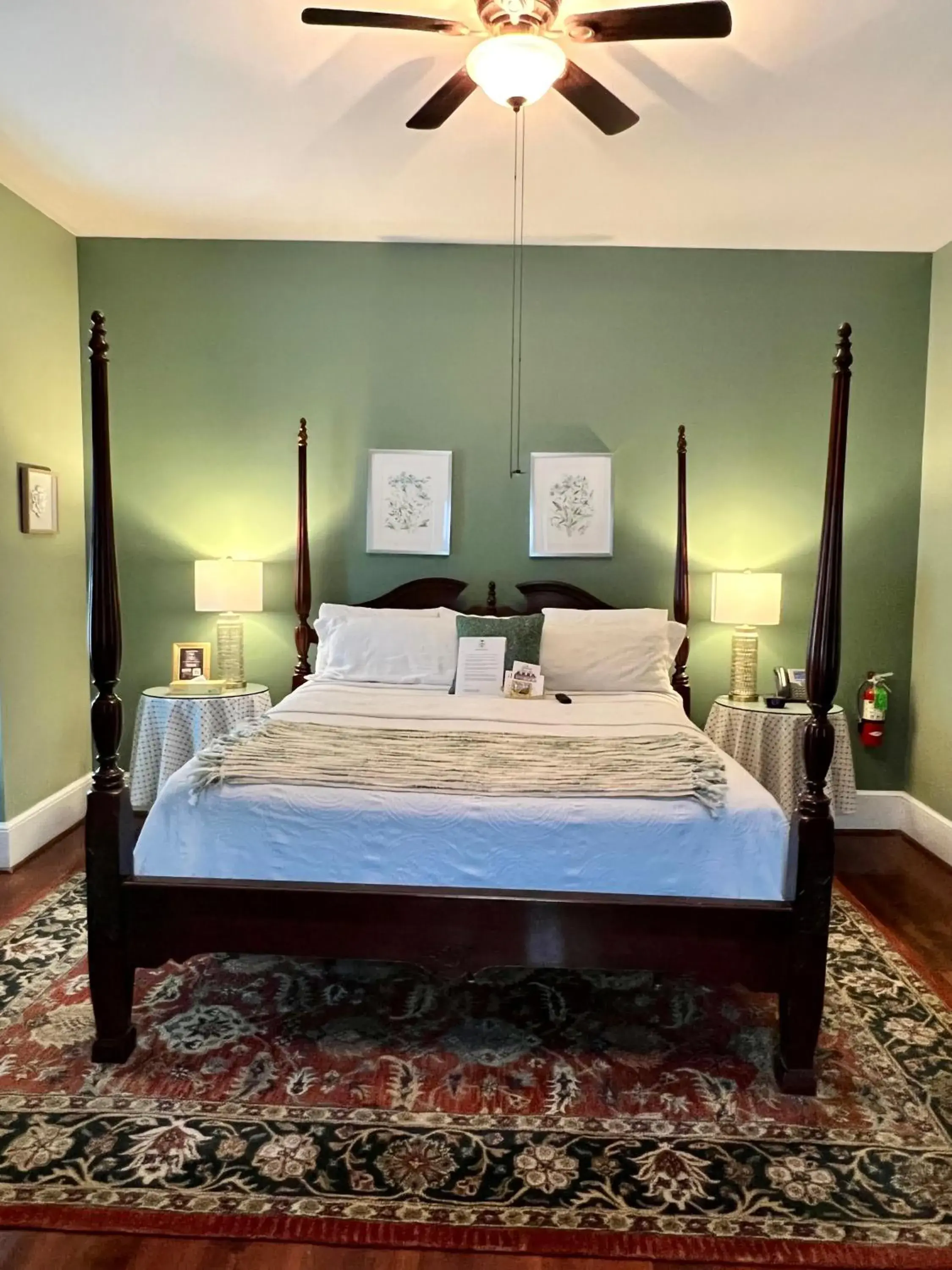 Standard King Room 10 in Barksdale House Inn Standard King Room 10 in Barksdale House Inn