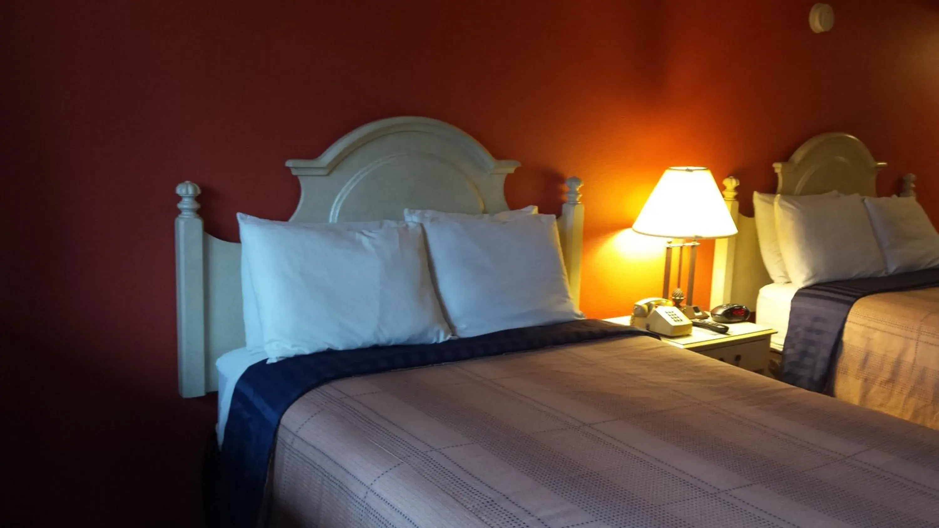 Double Room - Disability Access/Non-Smoking in Days Inn by Wyndham Hot Springs Double Room - Disability Access/Non-Smoking in Days Inn by Wyndham Hot Springs