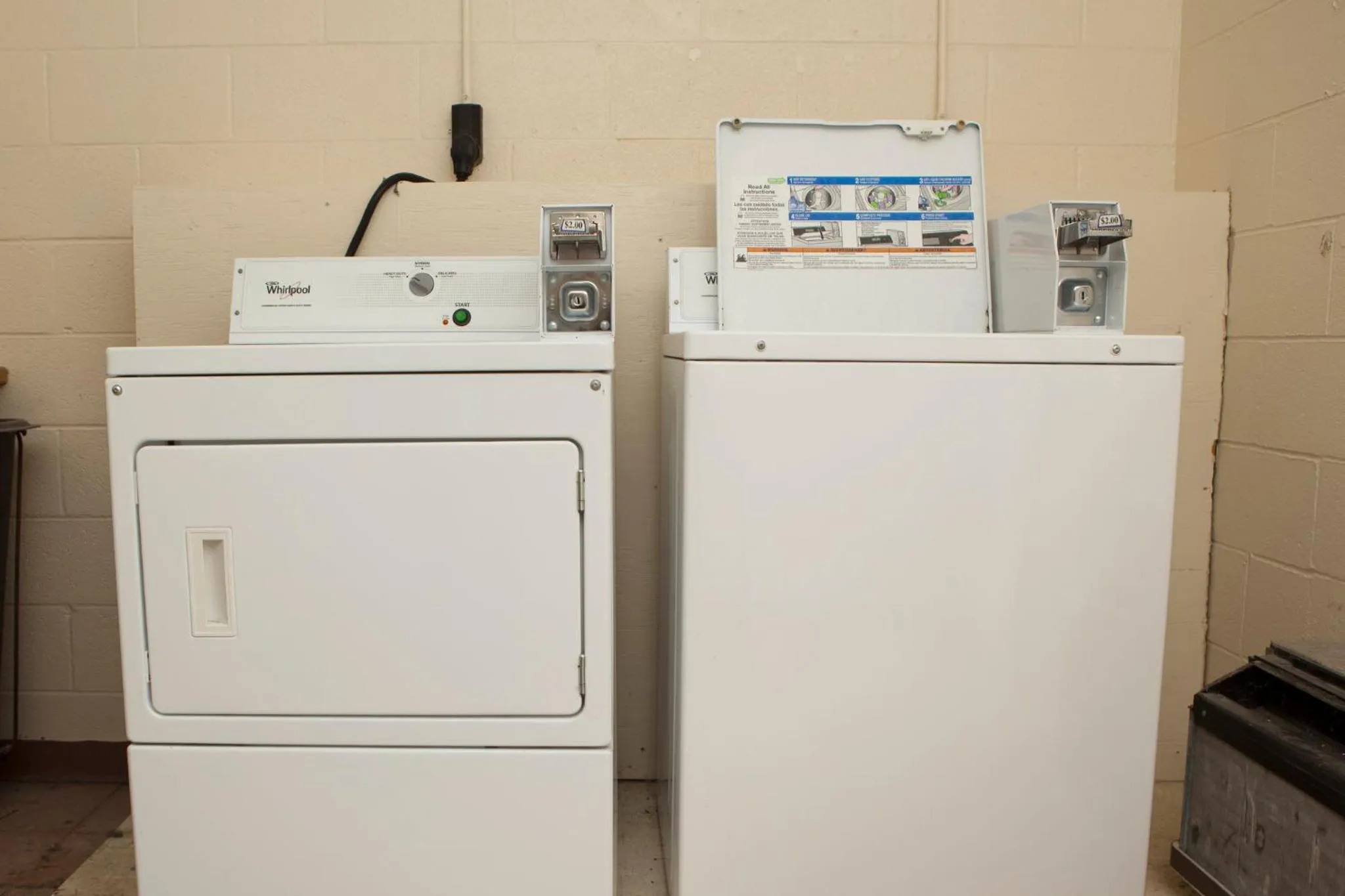 laundry in Red Roof Inn & Suites Jackson, TN