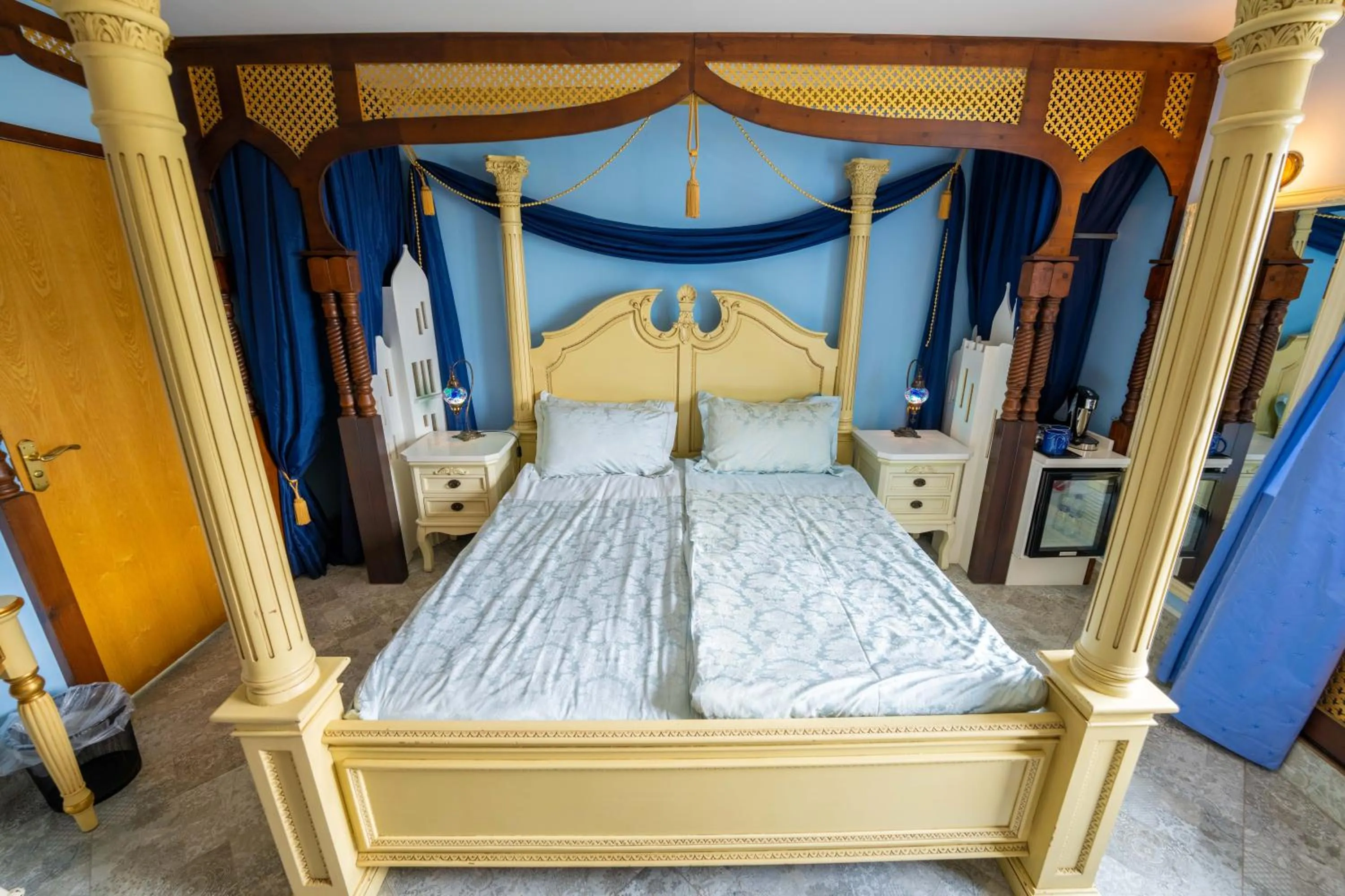 Bed in Ferndale Luxury Boutique Bed & Breakfast