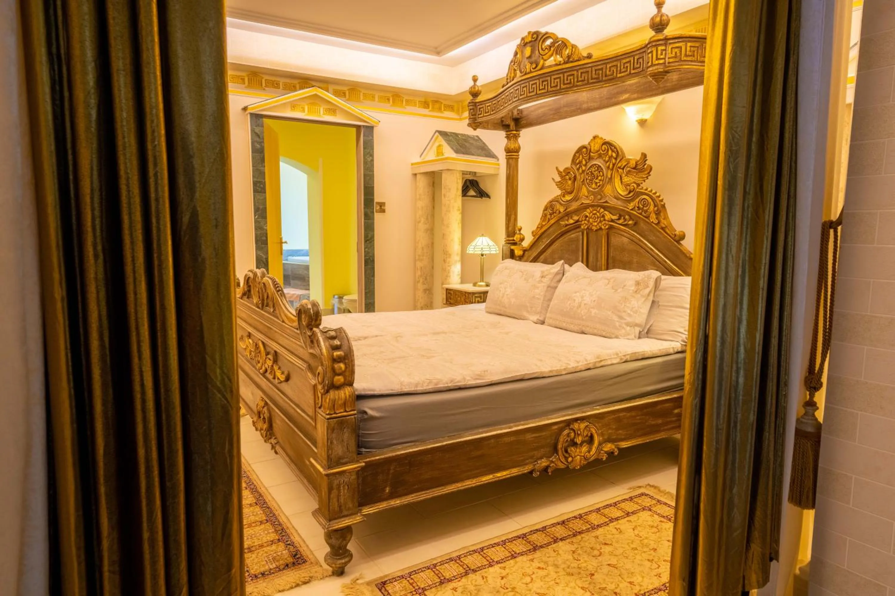 Bed in Ferndale Luxury Boutique Bed & Breakfast