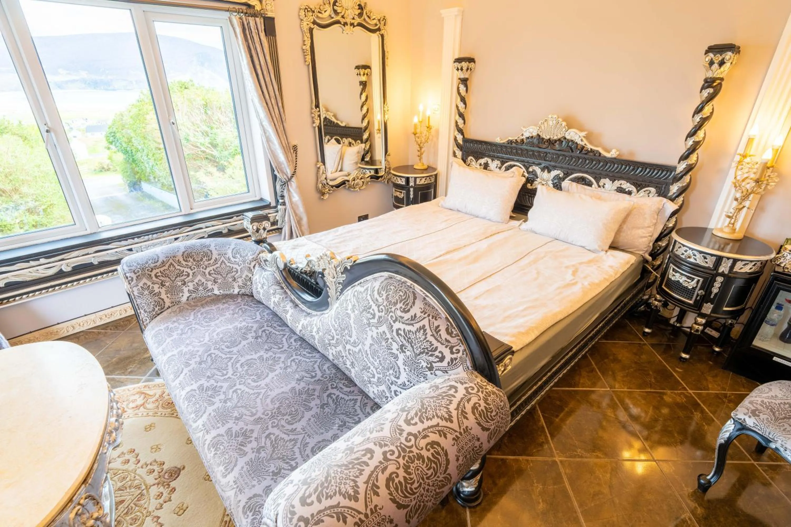 Bedroom, Bed in Ferndale Luxury Boutique Bed & Breakfast