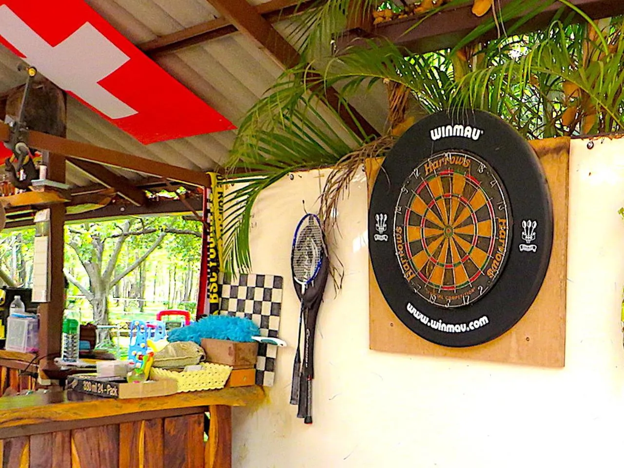 Darts in Isaan Perazim Park