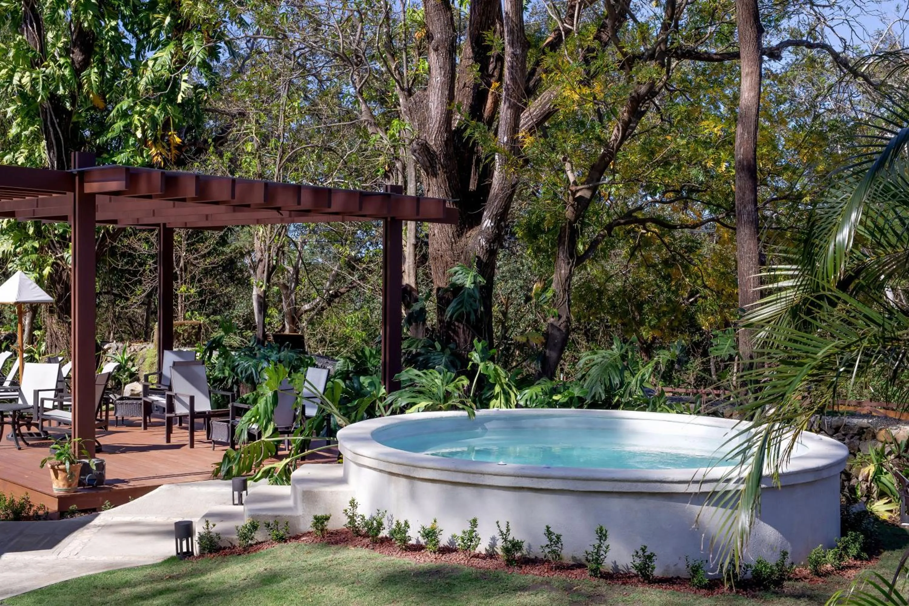 Swimming pool in Hacienda Guachipelin Volcano Ranch Hotel & Hot Springs