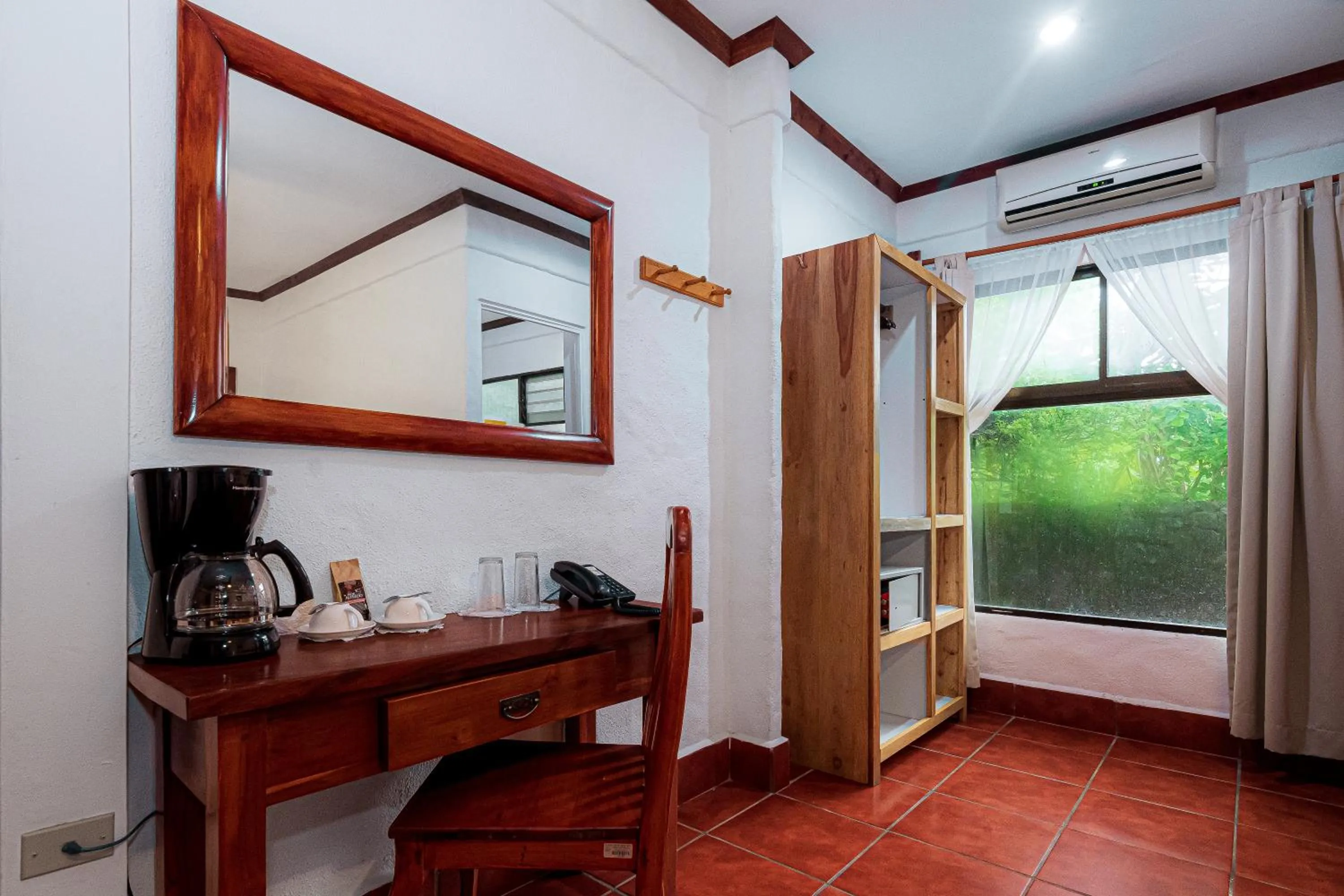 Coffee/tea facilities in Hacienda Guachipelin Volcano Ranch Hotel & Hot Springs