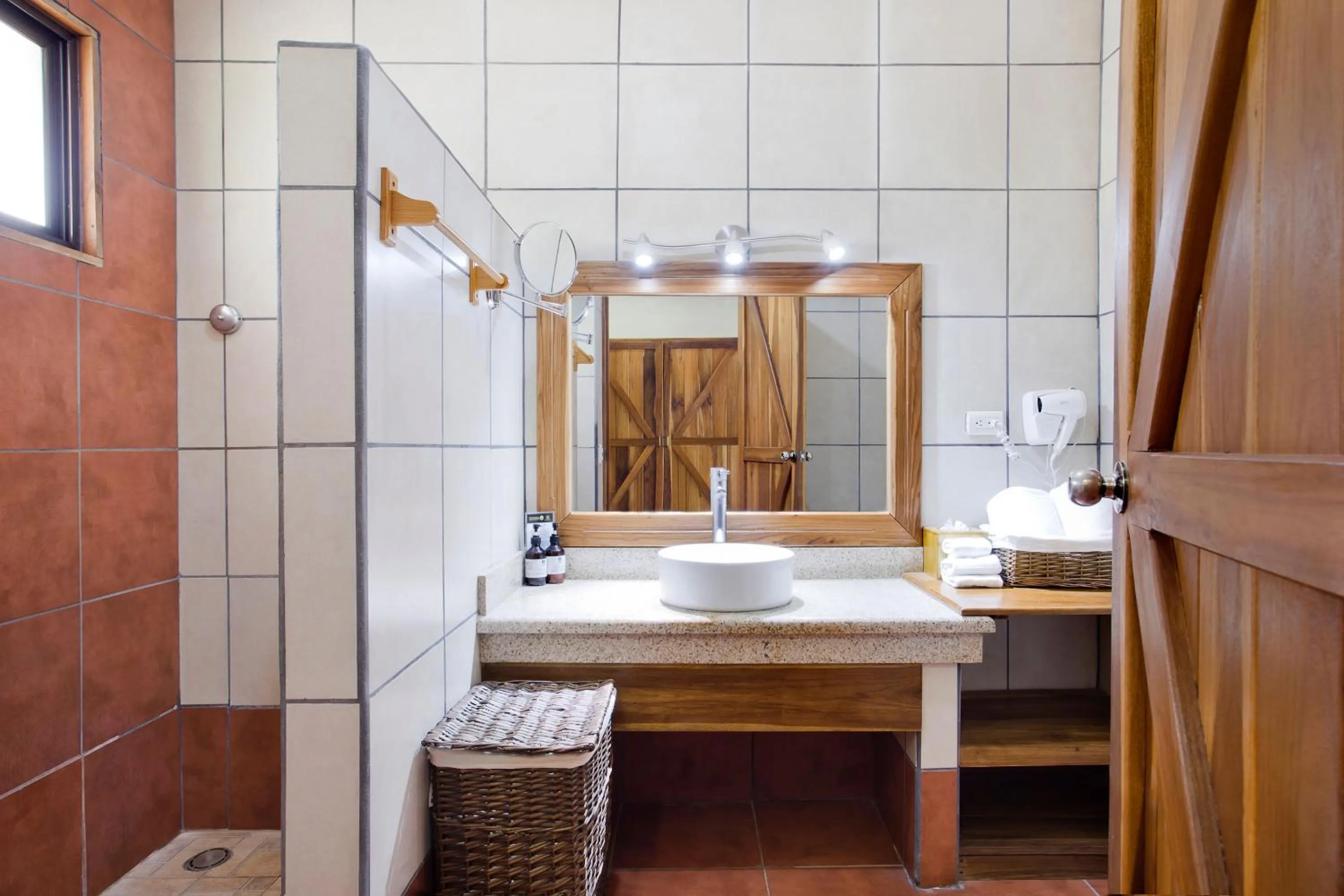 Bathroom in Hacienda Guachipelin Volcano Ranch Hotel & Hot Springs