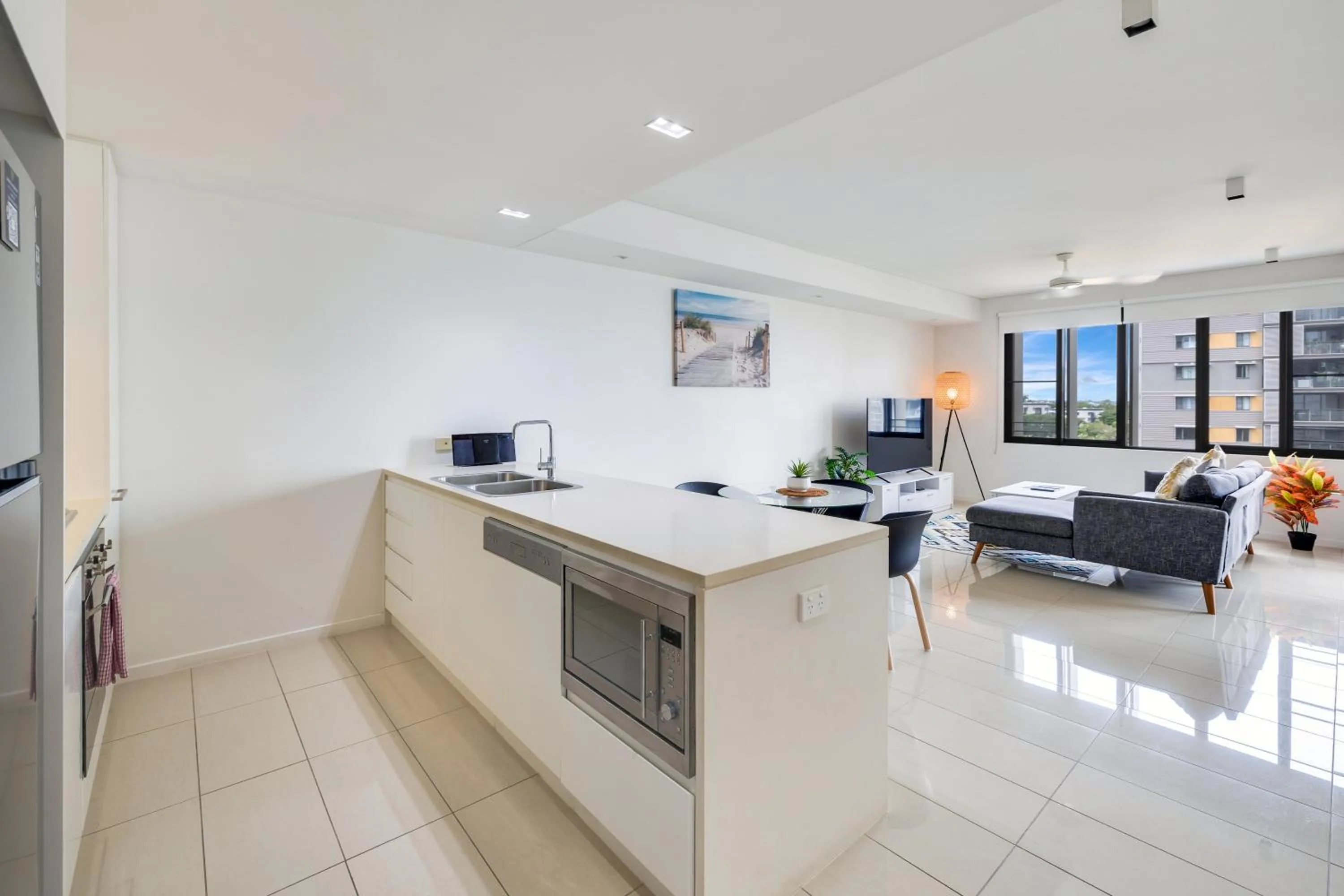 Kitchen or kitchenette in Darwin Waterfront Short Stay Apartments