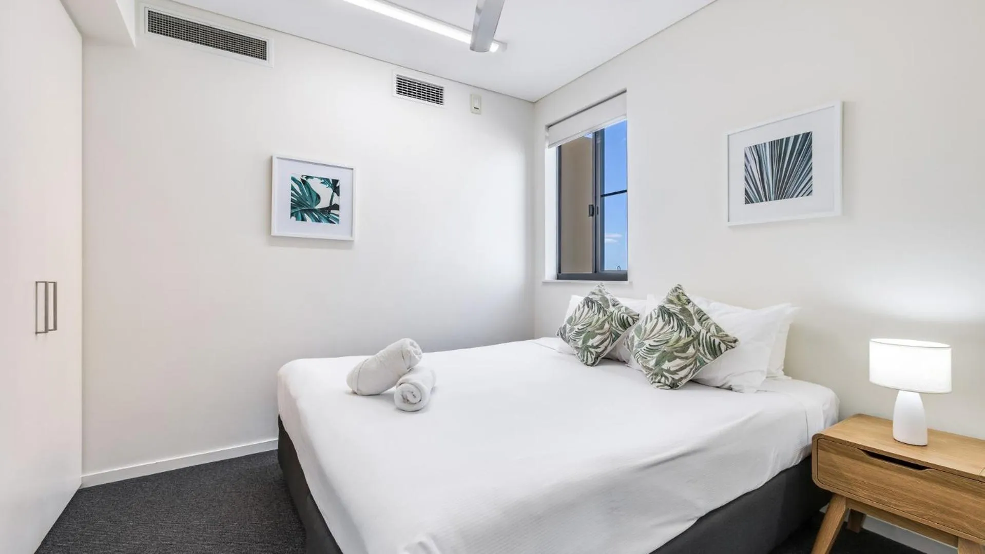 Bedroom, Bed in Darwin Waterfront Short Stay Apartments