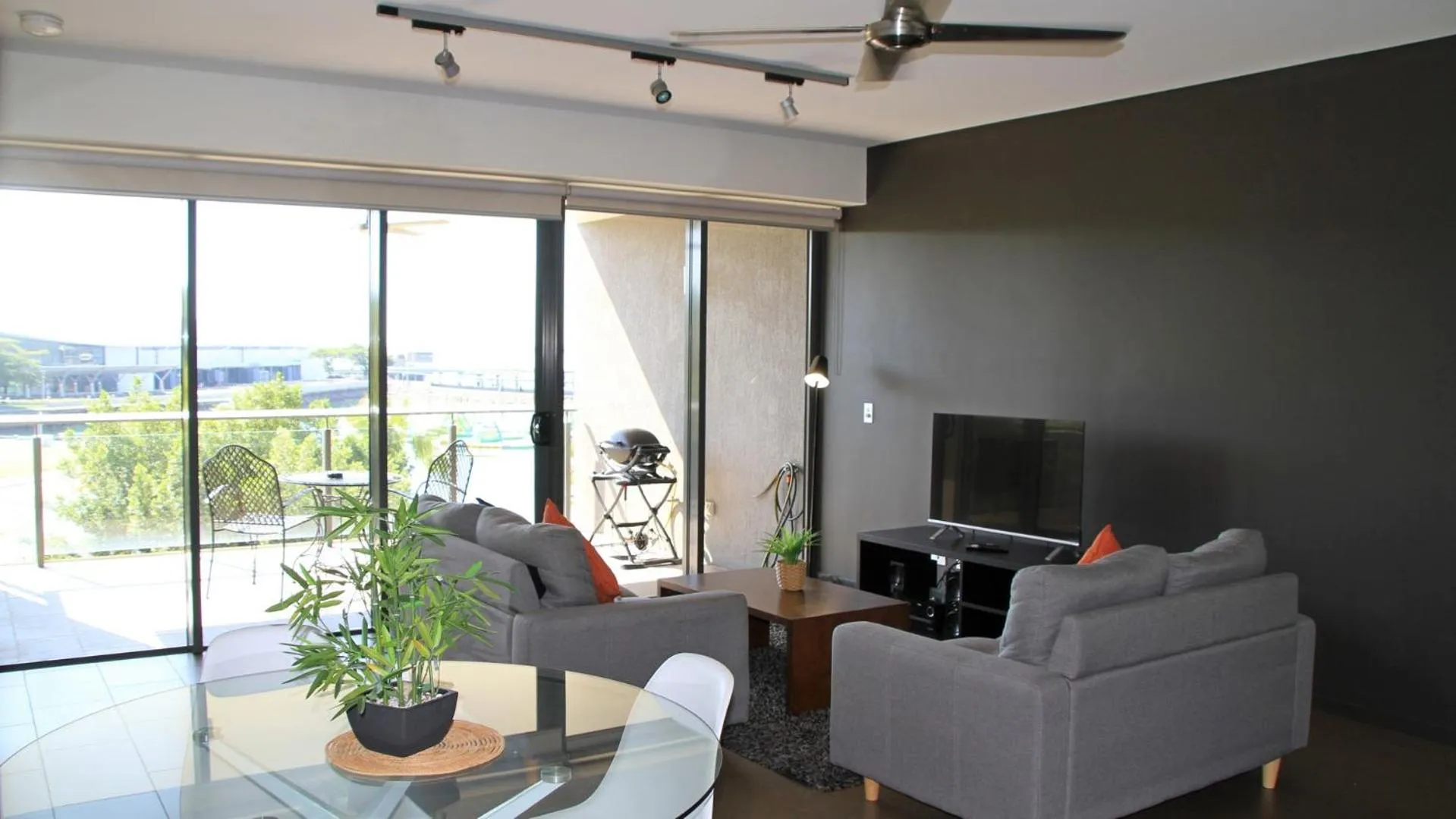TV and multimedia in Darwin Waterfront Short Stay Apartments