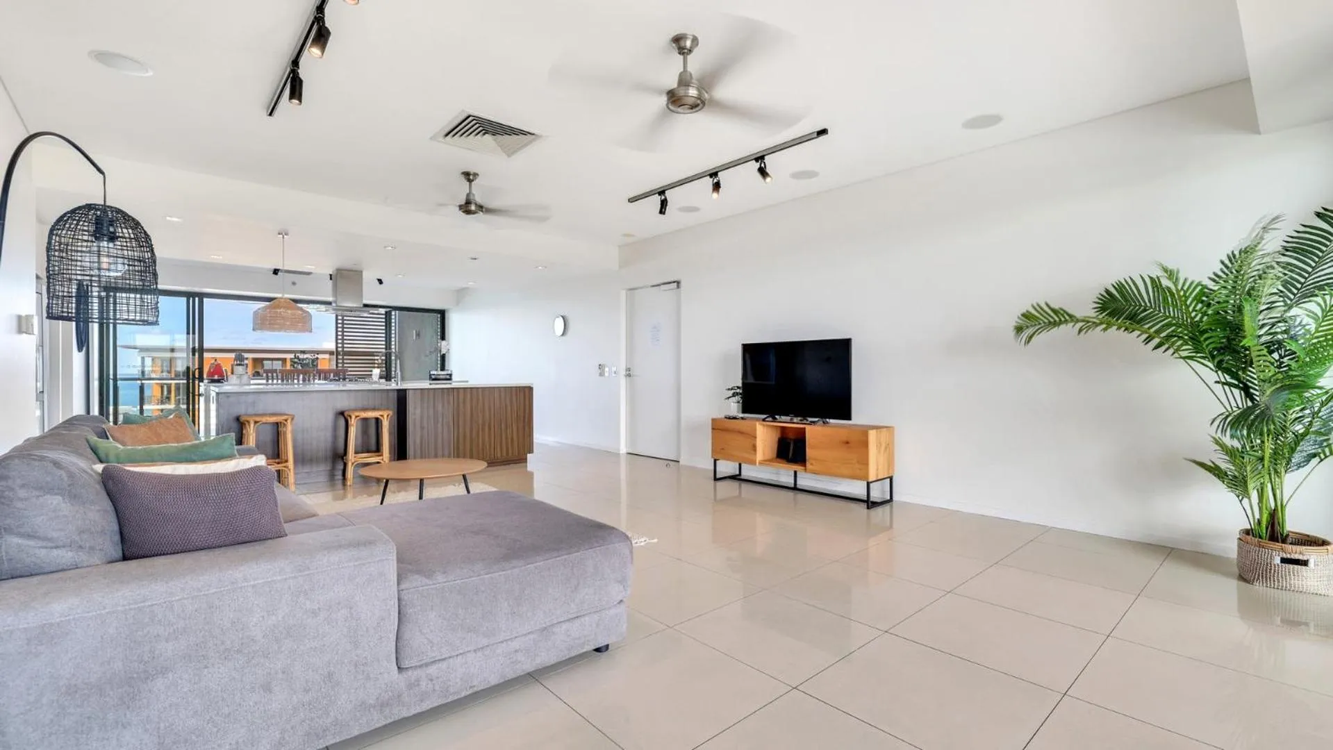 TV and multimedia in Darwin Waterfront Short Stay Apartments
