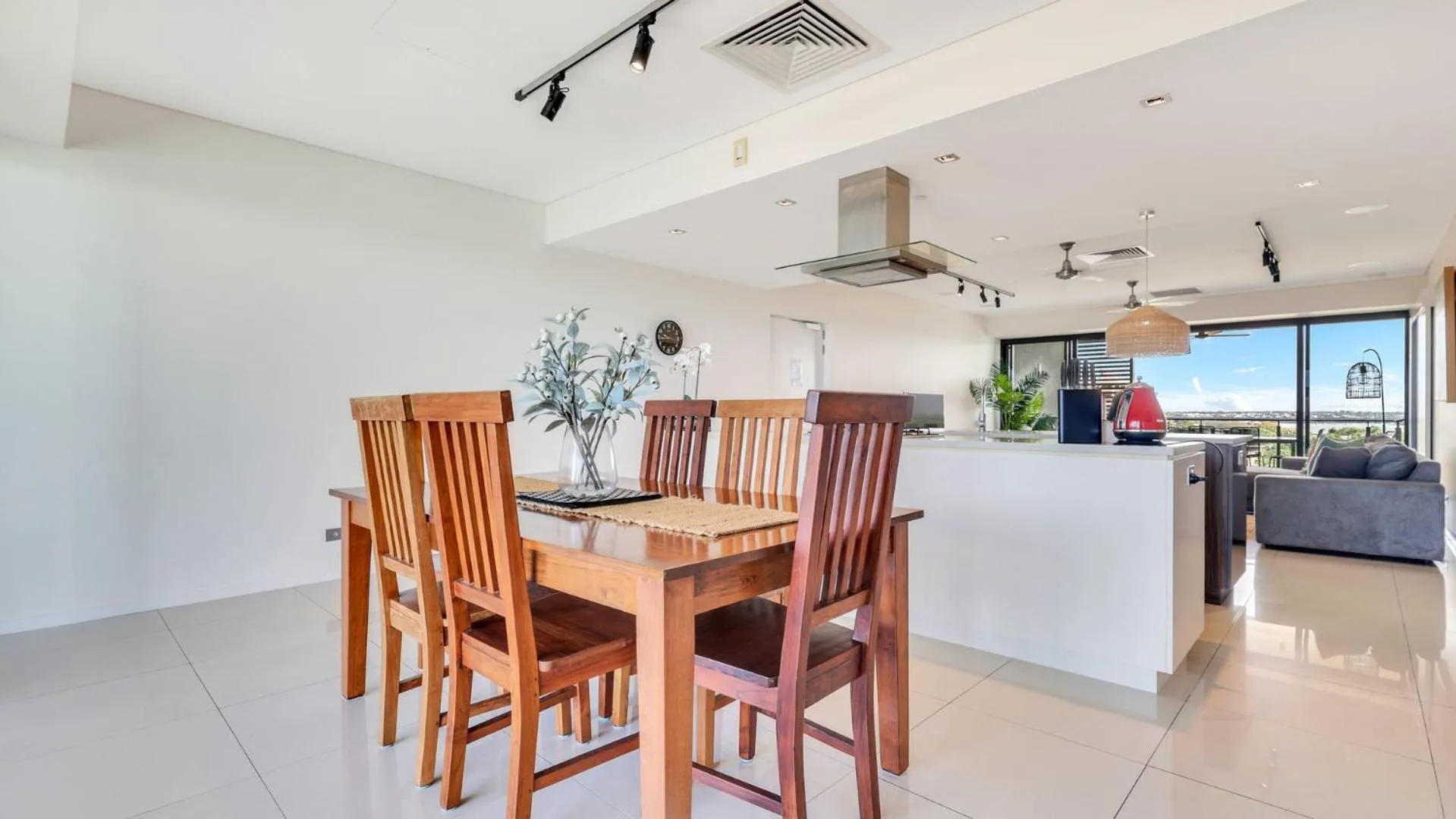 Kitchen or kitchenette in Darwin Waterfront Short Stay Apartments