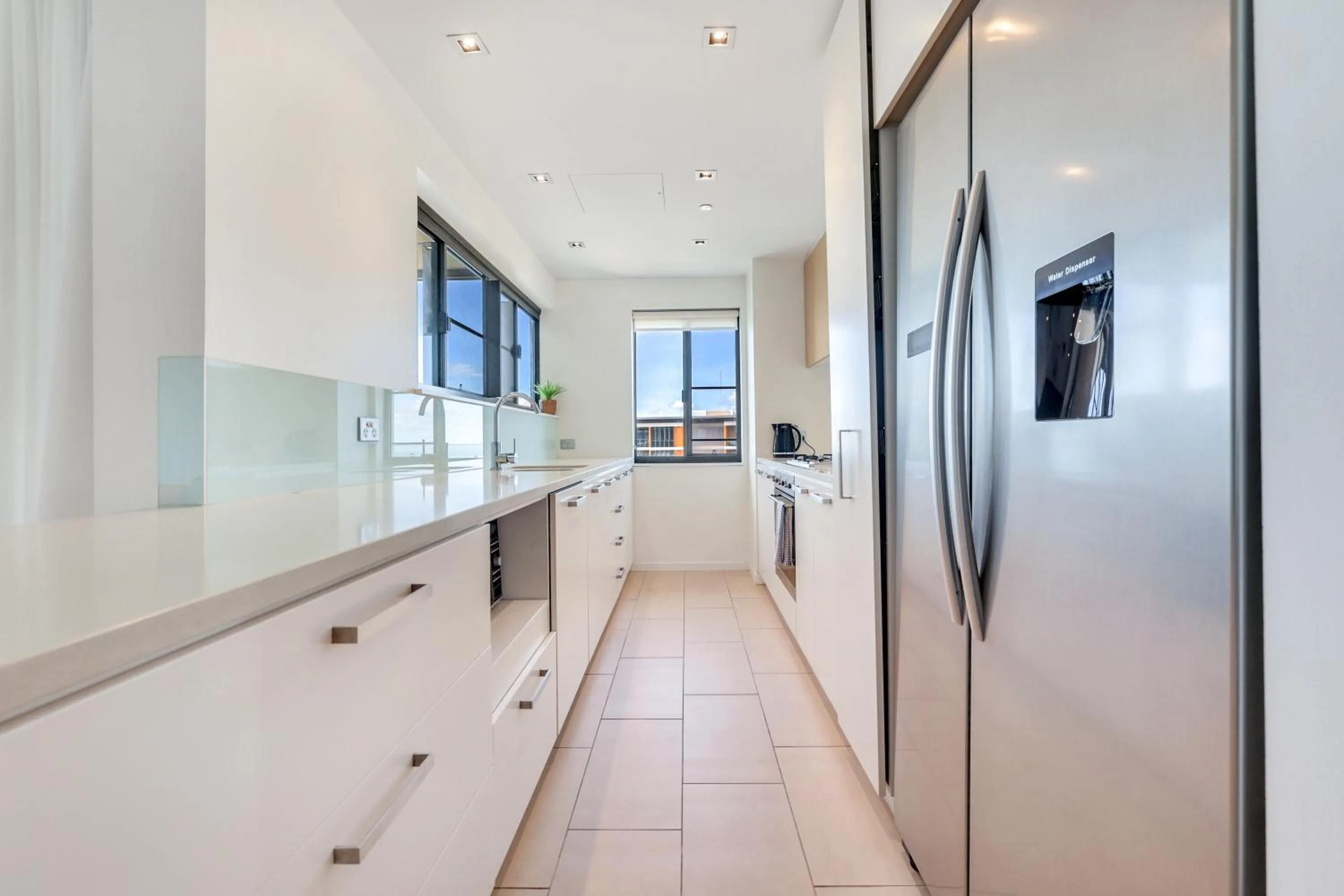 Kitchen or kitchenette in Darwin Waterfront Short Stay Apartments
